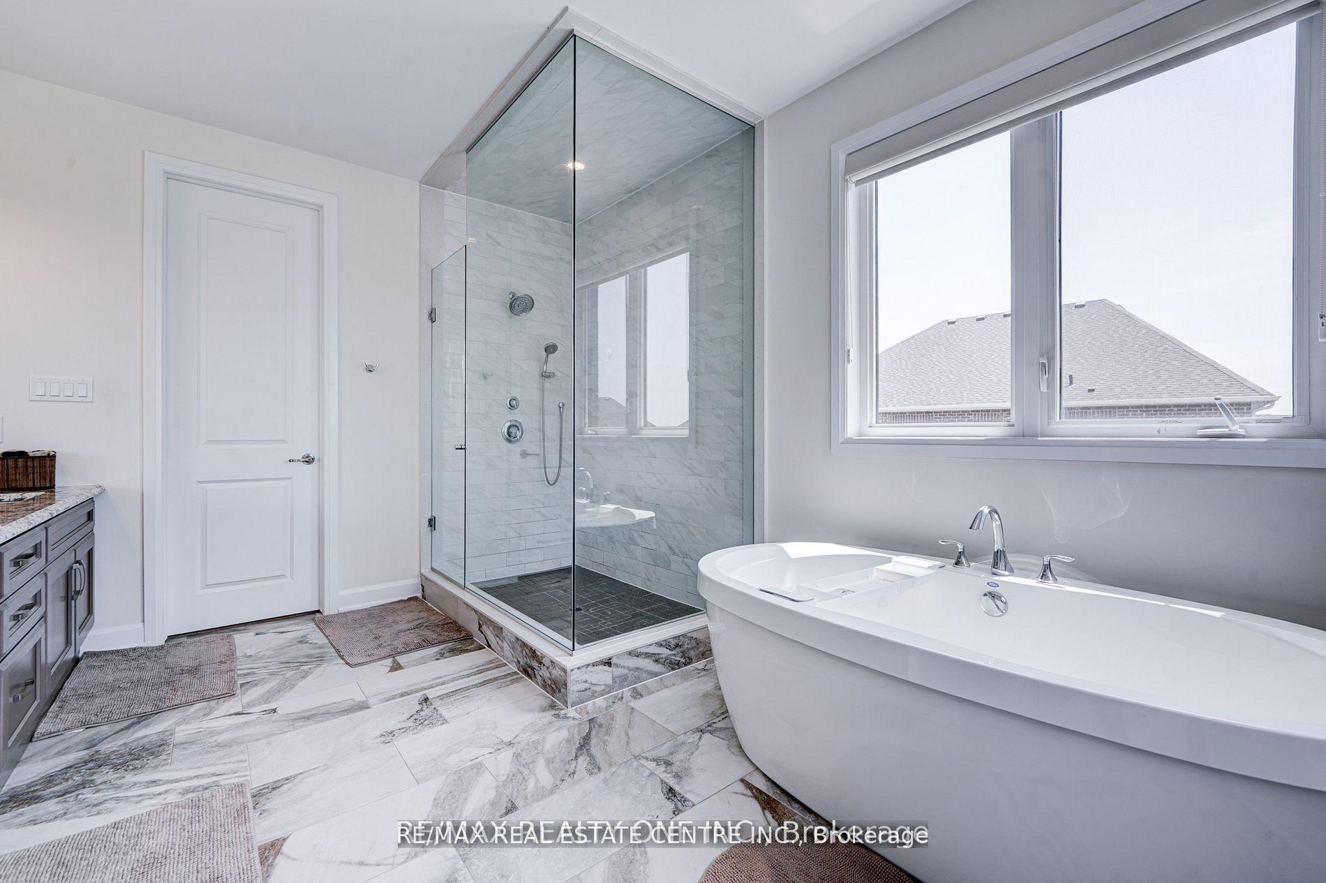 Photo 25 of 438 North Park Boulevard, Oakville, Glenorchy — HOMEH