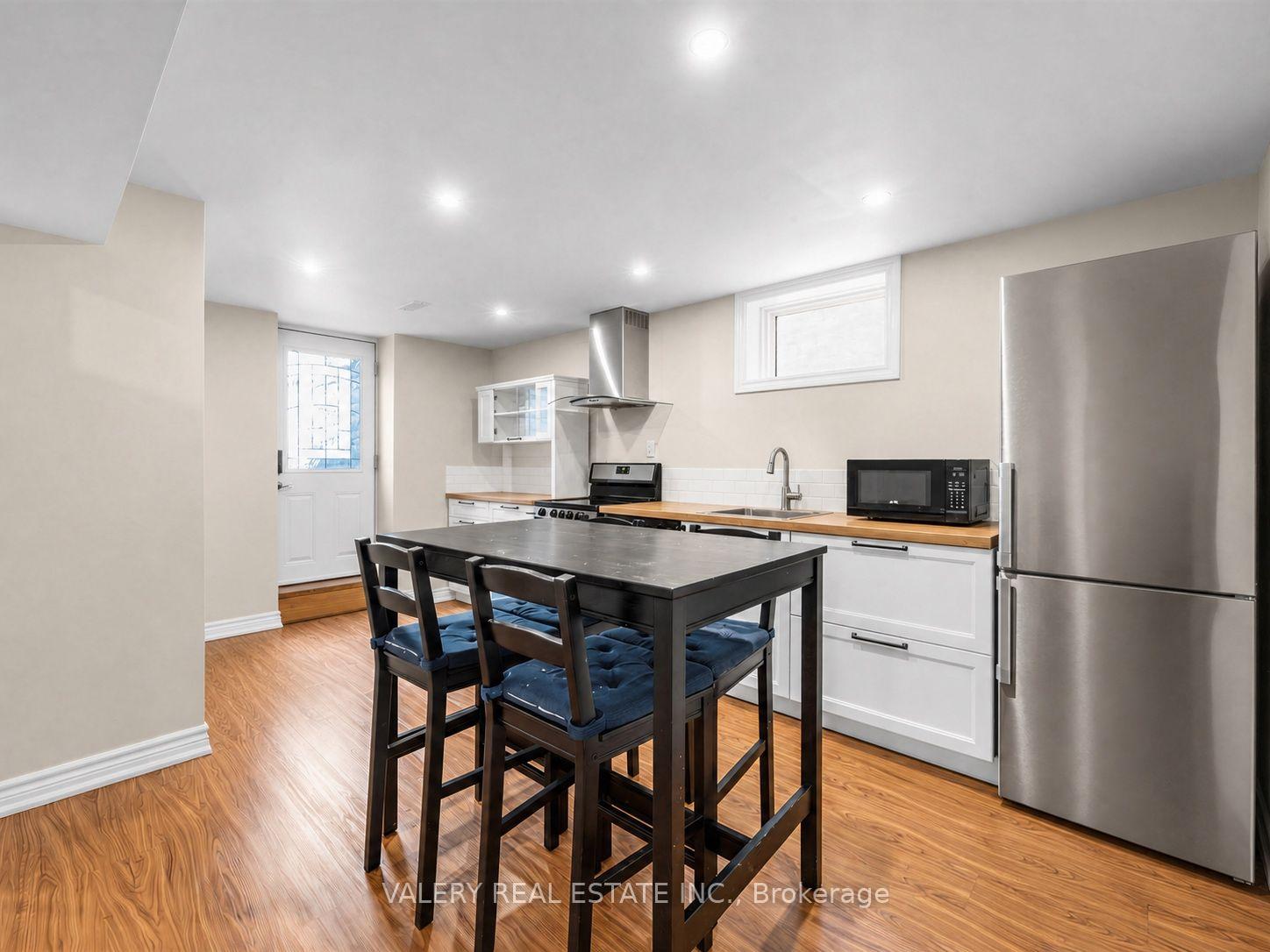 Photo 2 of Unit Lower #2, 12 Arkley Crescent, Etobicoke, Willowridge-Martingrove-Richview — HOMEH
