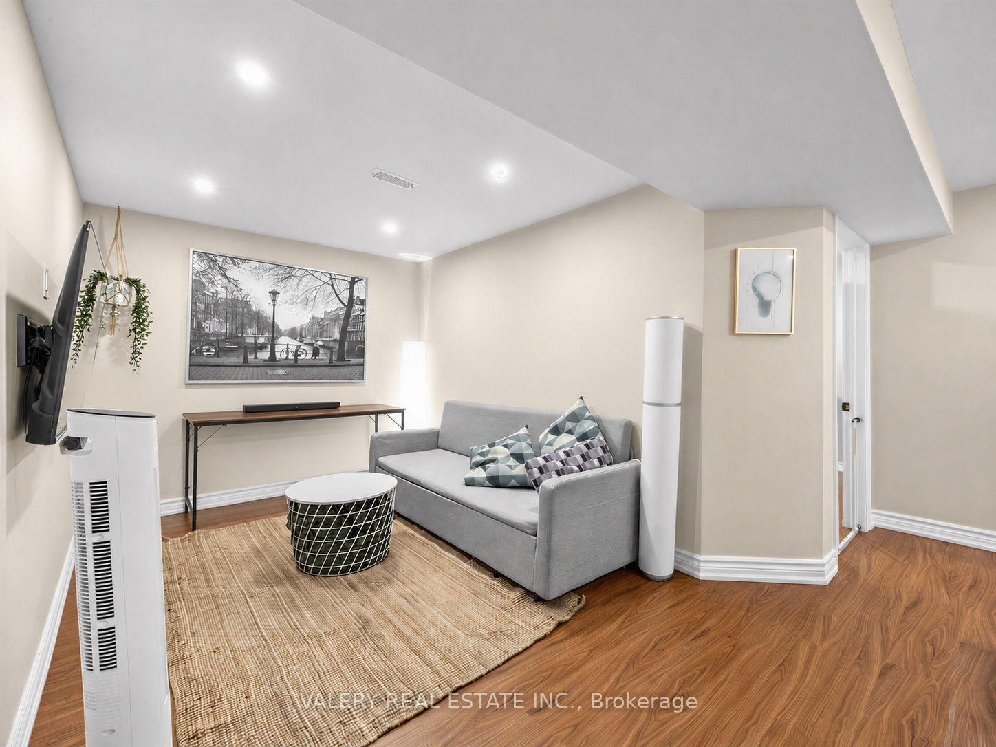 Photo 9 of Unit Lower #2, 12 Arkley Crescent, Etobicoke, Willowridge-Martingrove-Richview — HOMEH