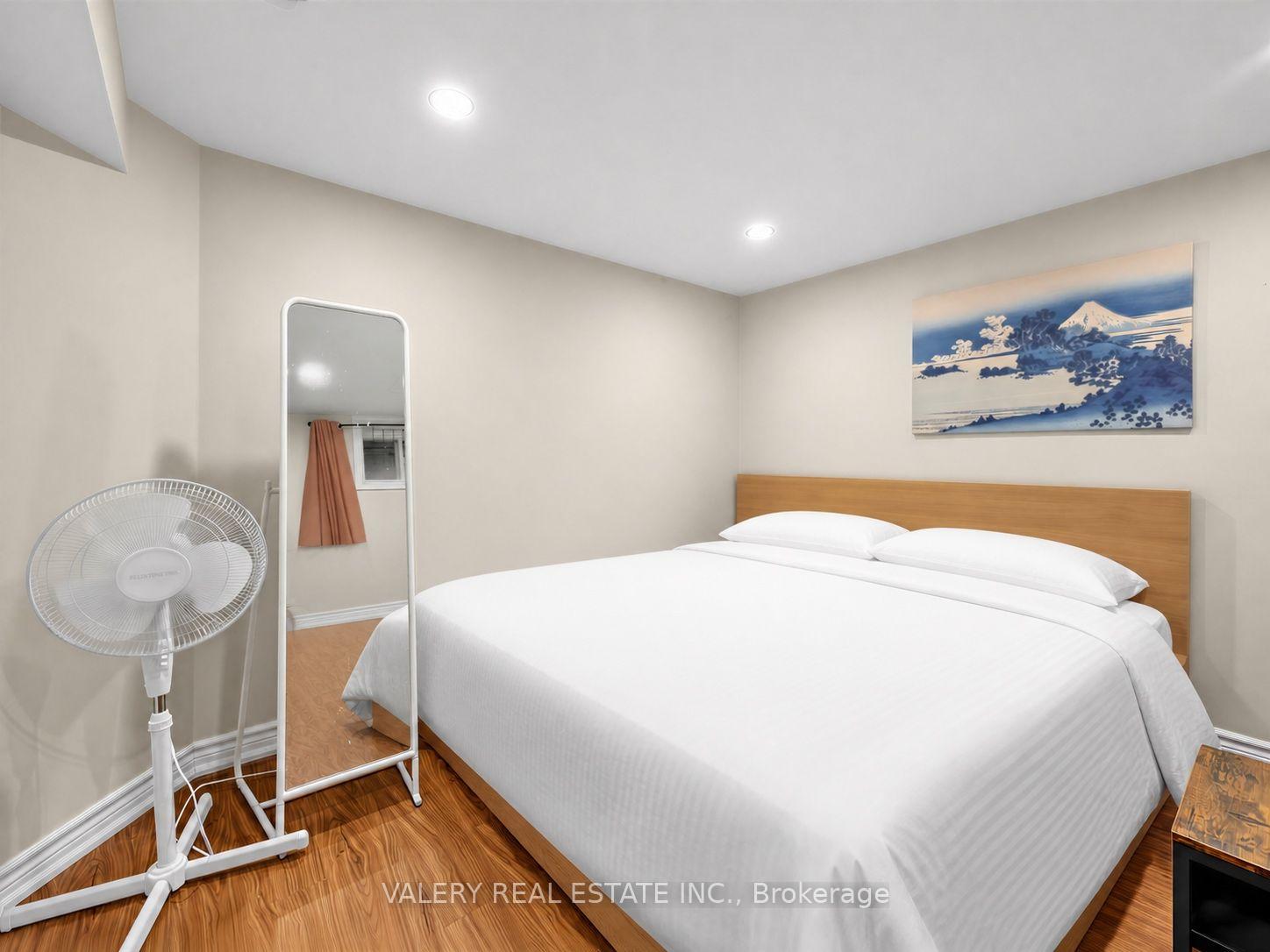 Photo 10 of Unit Lower #2, 12 Arkley Crescent, Etobicoke, Willowridge-Martingrove-Richview — HOMEH