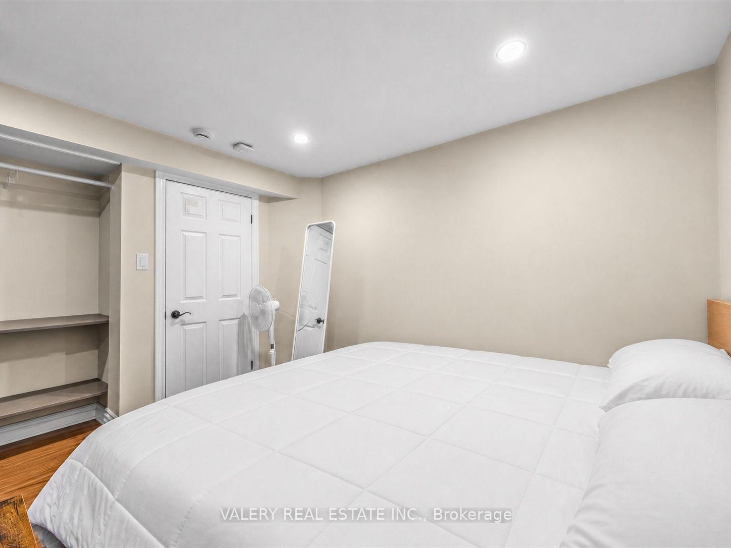 Photo 12 of Unit Lower #2, 12 Arkley Crescent, Etobicoke, Willowridge-Martingrove-Richview — HOMEH