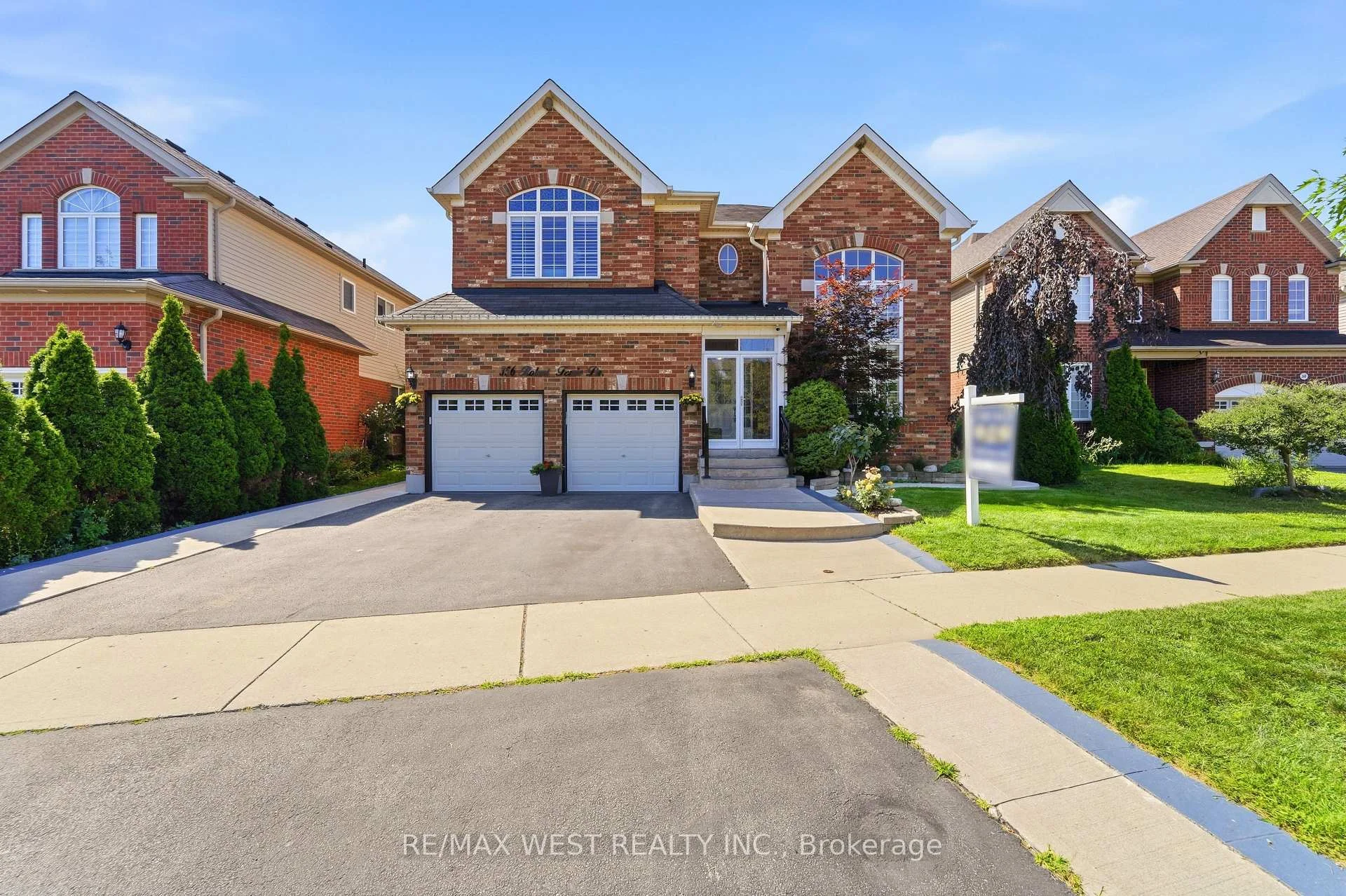 Photo 3 of 356 Robert Ferrie Drive, Kitchener, Doon South — HOMEH