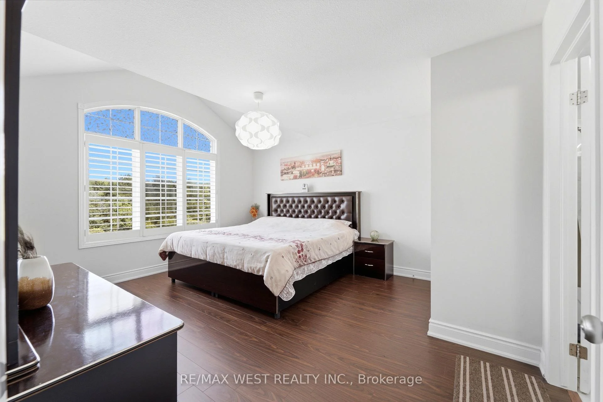 Photo 12 of 356 Robert Ferrie Drive, Kitchener, Doon South — HOMEH