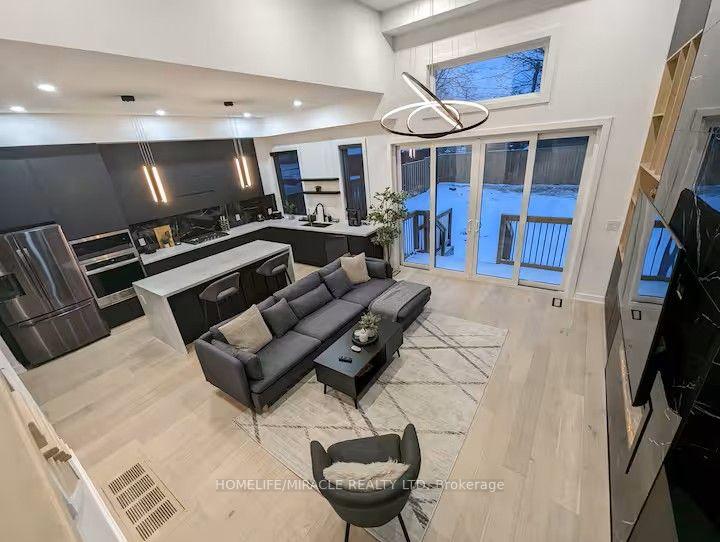 Photo 7 of 100 Macdonald Street, Etobicoke, Mimico — HOMEH
