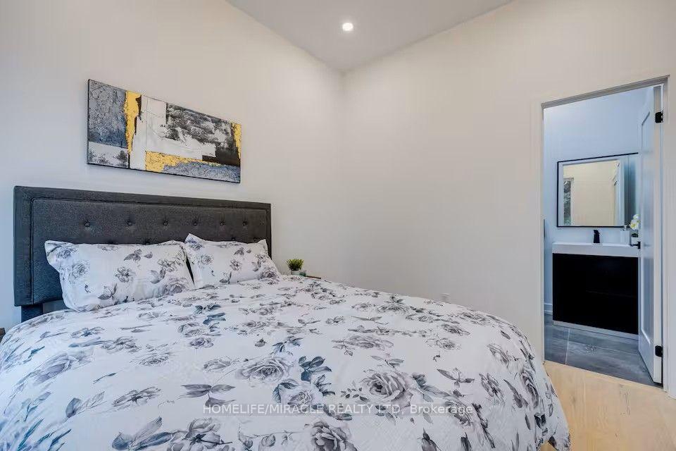 Photo 19 of 100 Macdonald Street, Etobicoke, Mimico — HOMEH