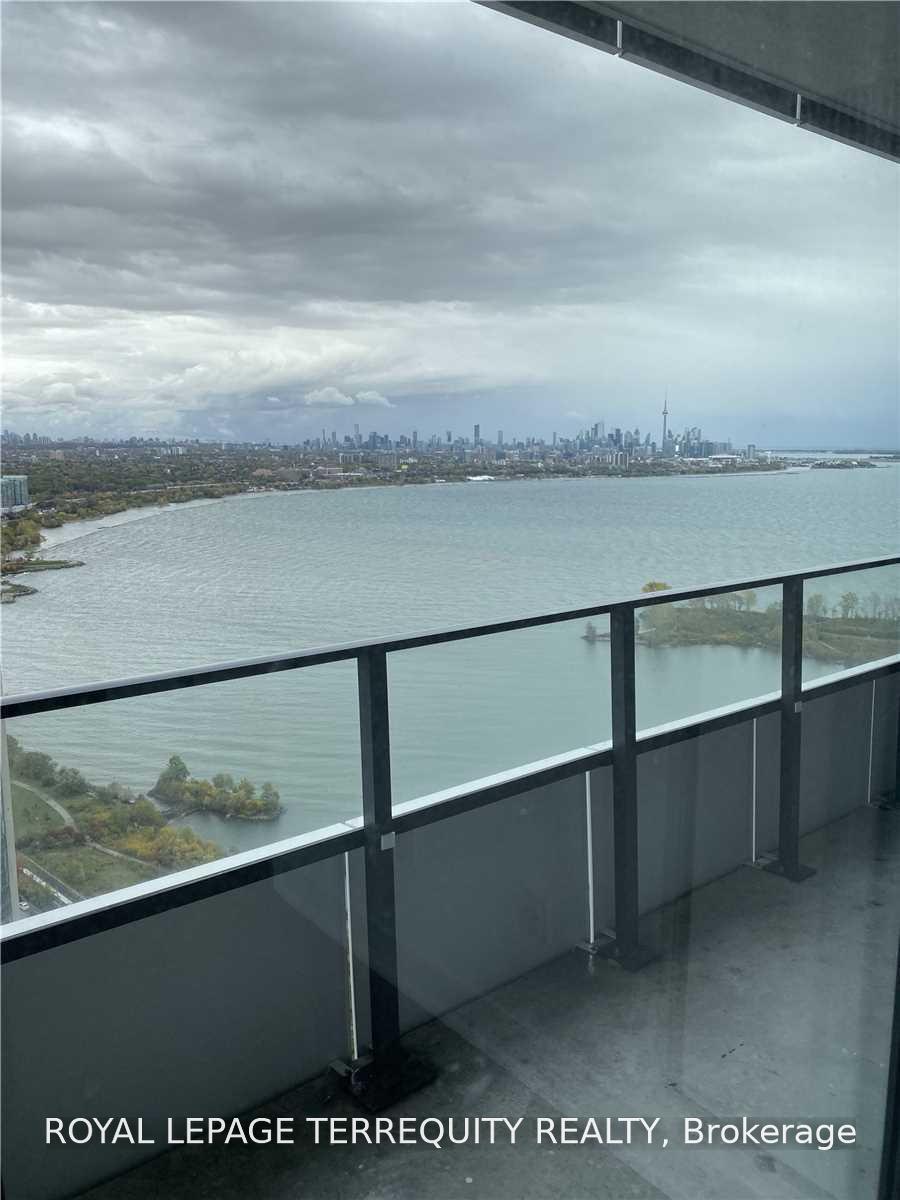 Front of Unit 3904, 20 Shore Breeze Drive