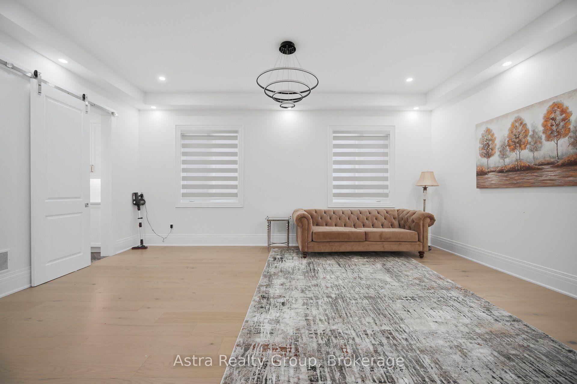 Photo 6 of 28 Heathcote Road, Vaughan, Vellore Village — HOMEH