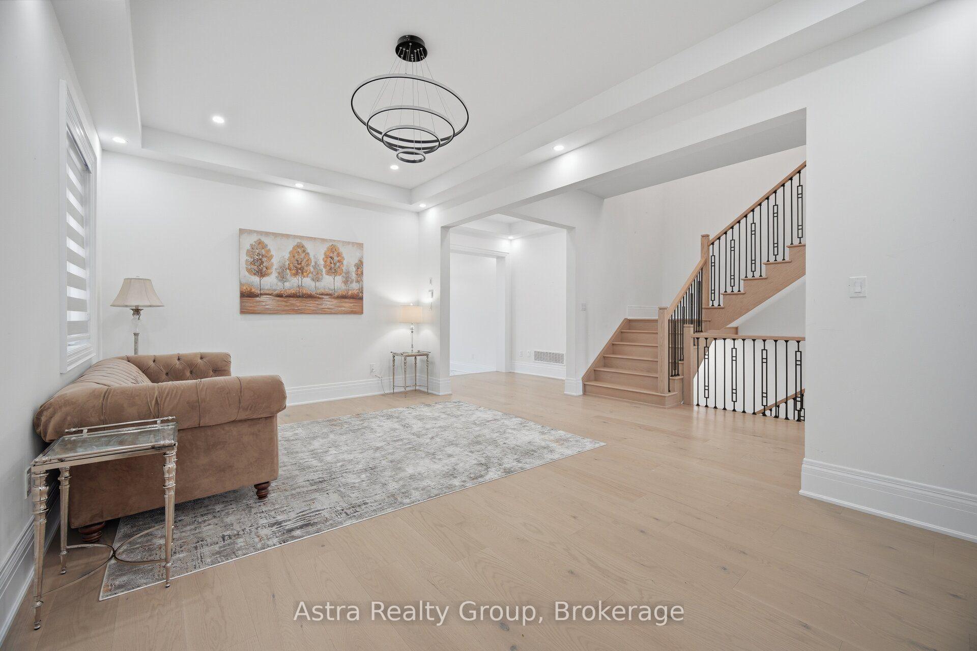 Photo 7 of 28 Heathcote Road, Vaughan, Vellore Village — HOMEH