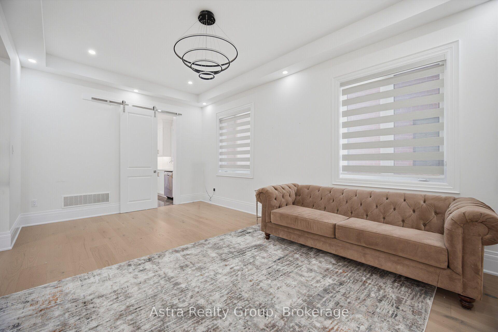 Photo 9 of 28 Heathcote Road, Vaughan, Vellore Village — HOMEH