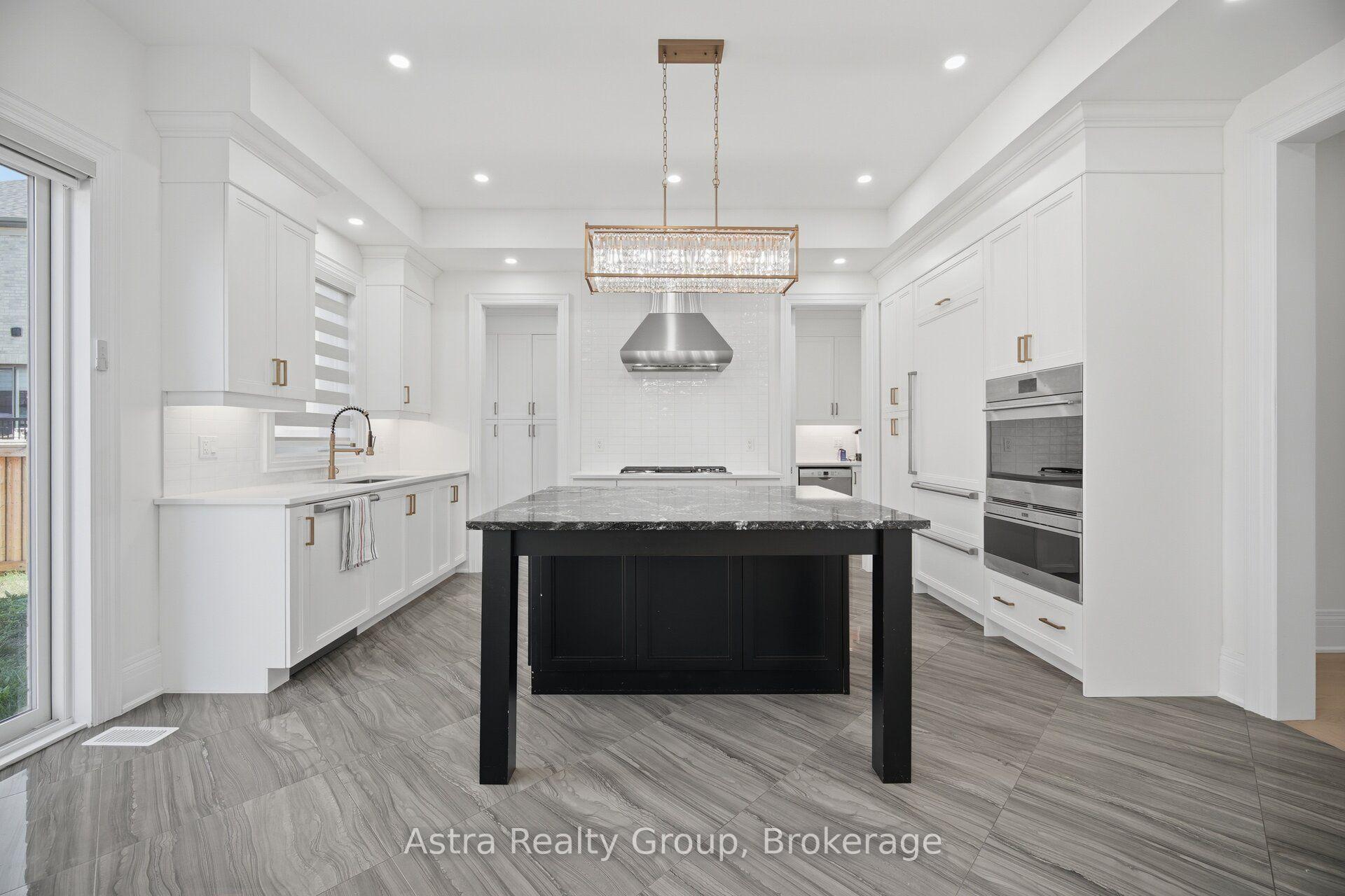 Photo 13 of 28 Heathcote Road, Vaughan, Vellore Village — HOMEH