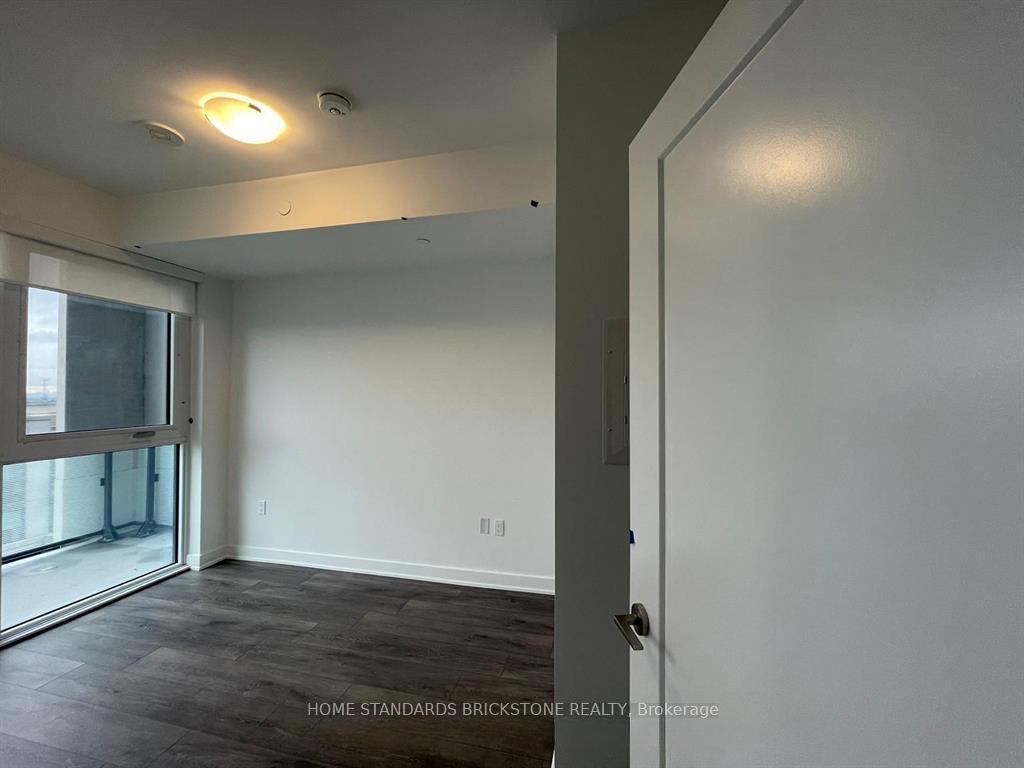 Photo 10 of Unit #1206, 105 Oneida Crescent, Richmond Hill, Langstaff — HOMEH