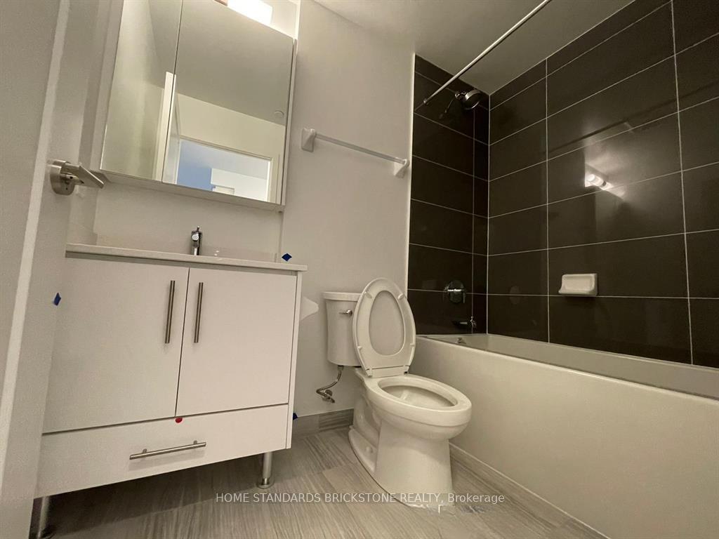 Photo 19 of Unit #1206, 105 Oneida Crescent, Richmond Hill, Langstaff — HOMEH
