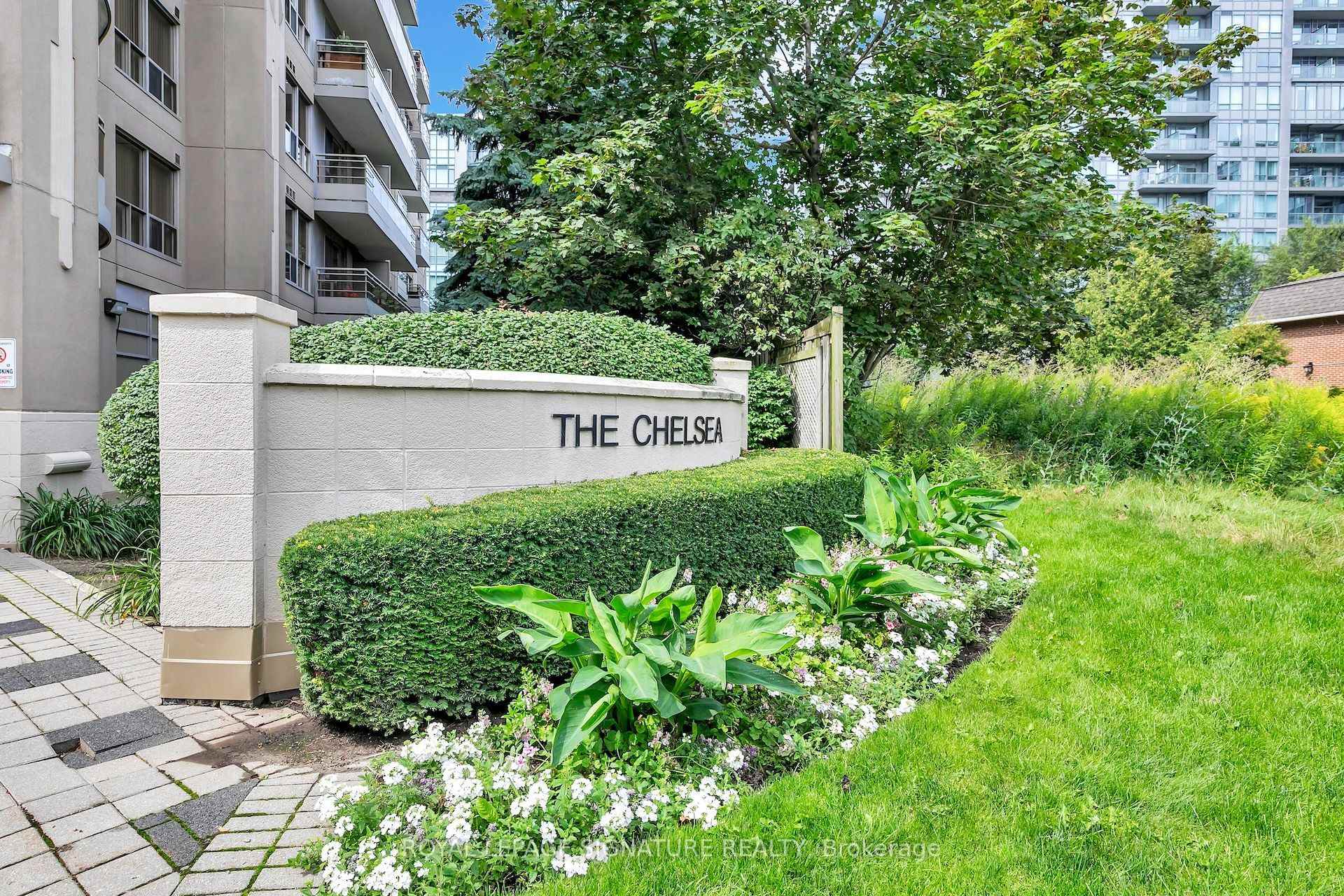 Photo 2 of Unit 108, 19 Barberry Place, North York, Bayview Village — HOMEH