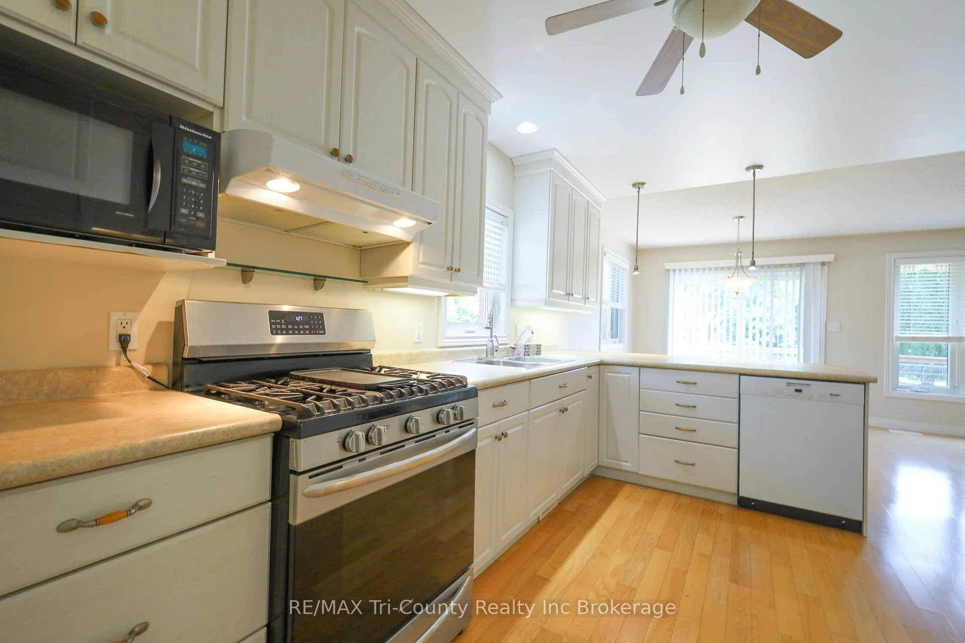 Photo 10 of 126 Weston Drive, Tillsonburg — HOMEH
