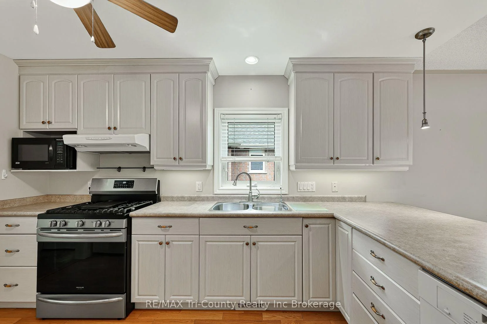 Photo 19 of 126 Weston Drive, Tillsonburg — HOMEH