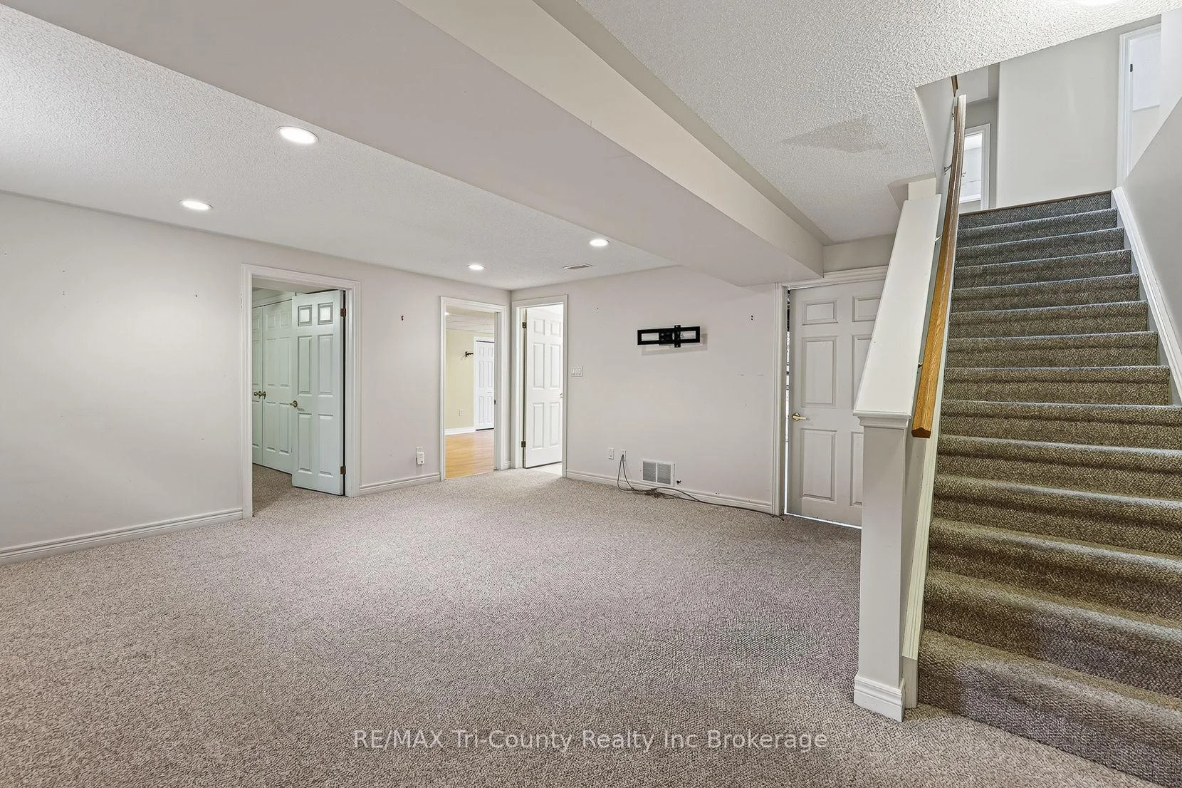 Photo 55 of 126 Weston Drive, Tillsonburg — HOMEH