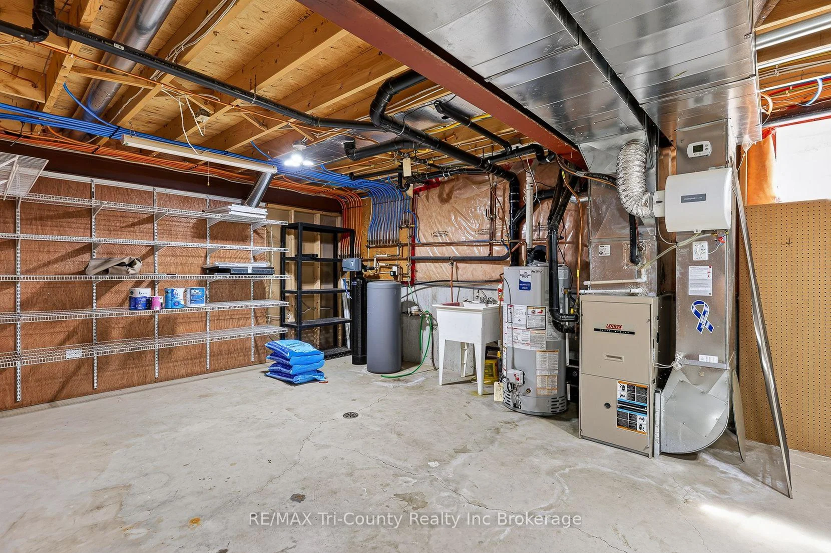 Photo 69 of 126 Weston Drive, Tillsonburg — HOMEH