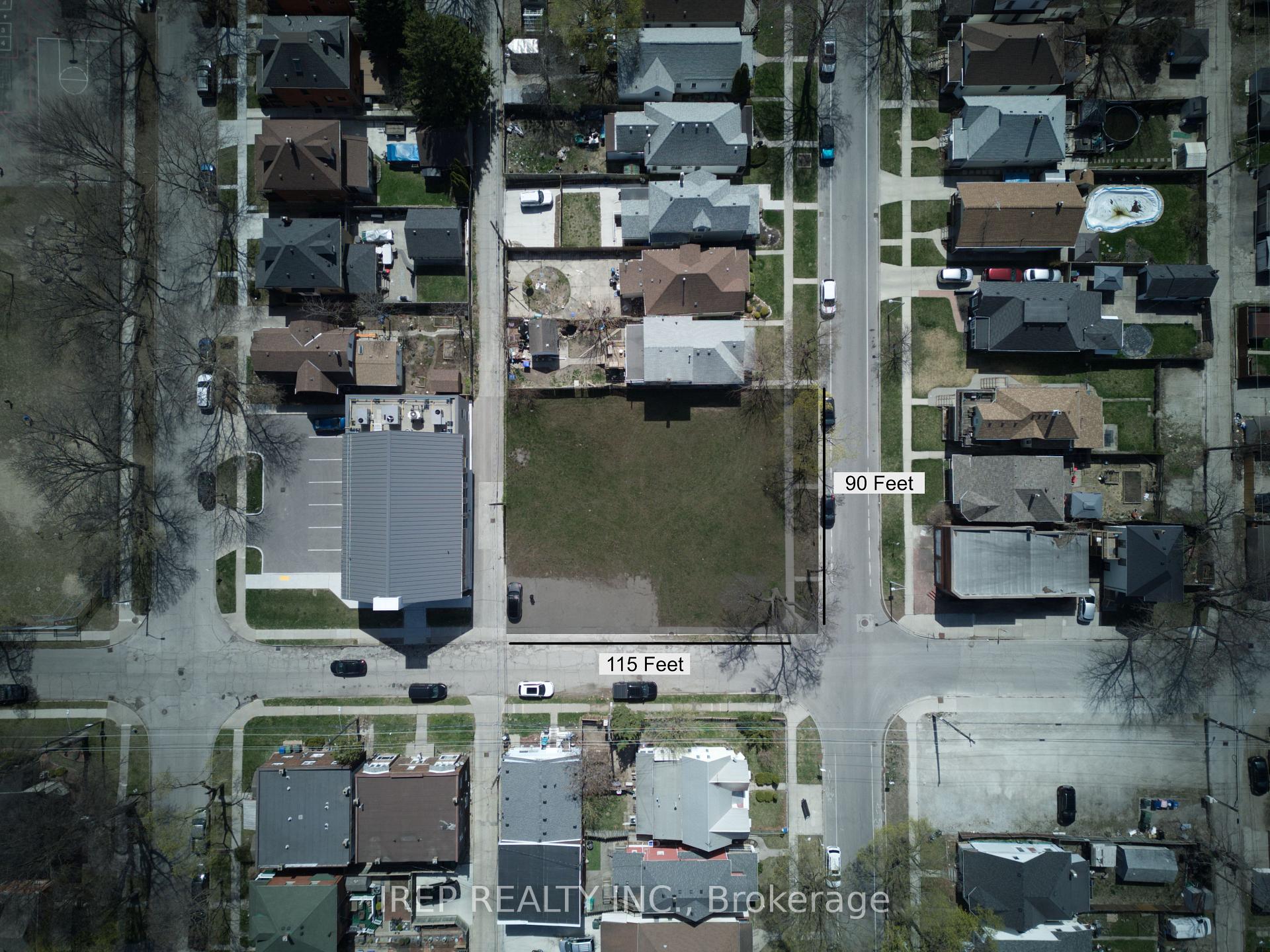 Photo 2 of 808 Lincoln Road, Windsor, Walkerville — HOMEH