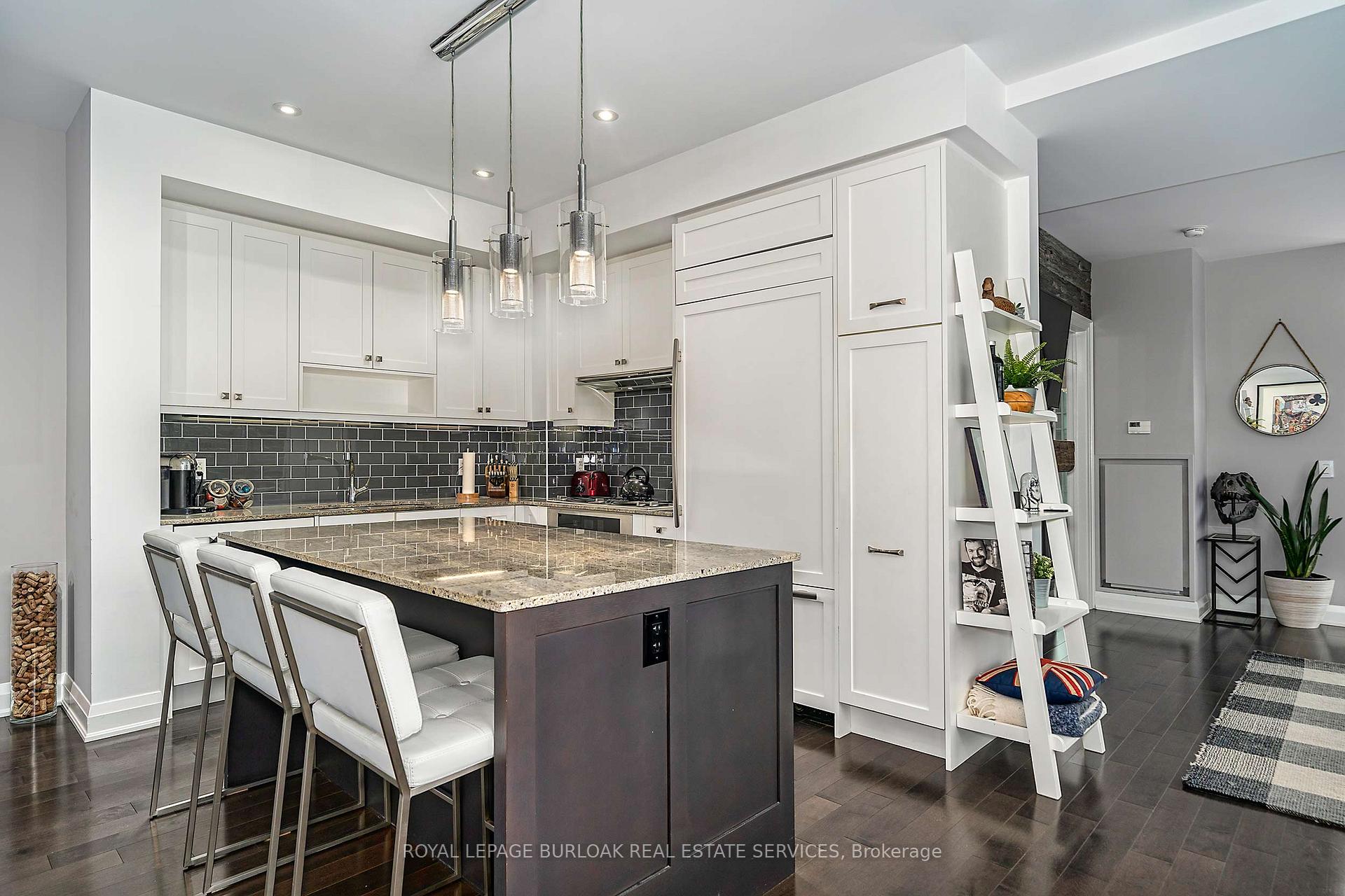Photo 7 of Unit 206, 11 Bronte Road, Oakville, Bronte — HOMEH