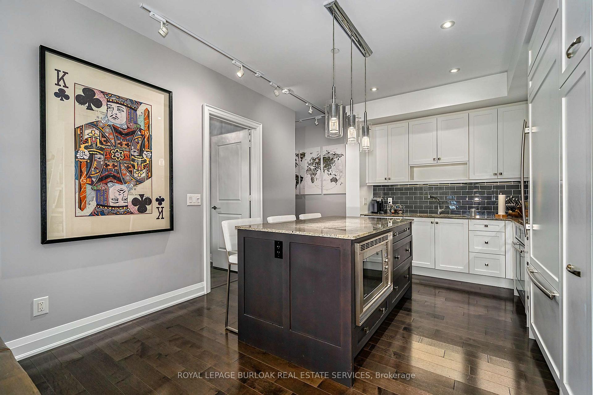 Photo 8 of Unit 206, 11 Bronte Road, Oakville, Bronte — HOMEH
