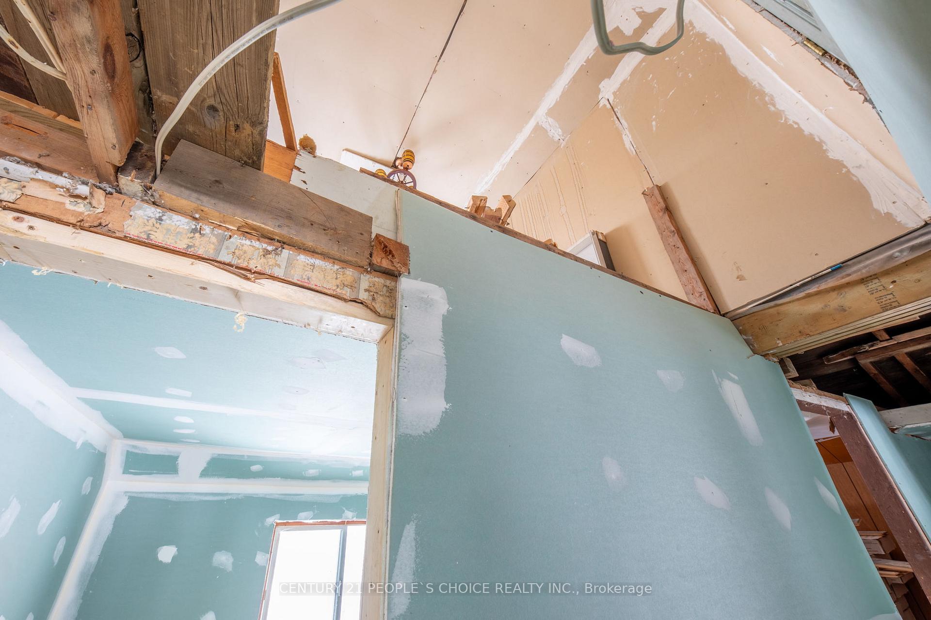 Photo 14 of 250 Kingfisher Avenue, Tay, Port McNicoll — HOMEH