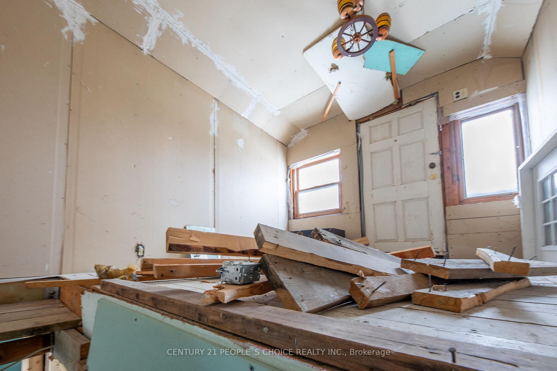 Photo 15 of 250 Kingfisher Avenue, Tay, Port McNicoll — HOMEH