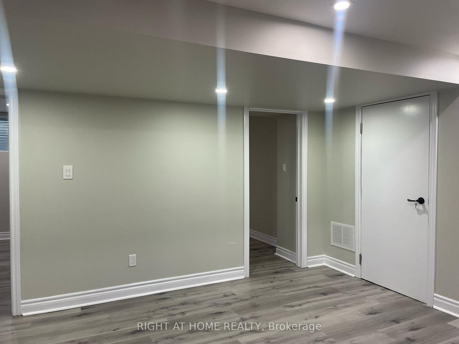 Photo 2 of 292 Windfield Farm Drive, Oshawa, Windfields — HOMEH
