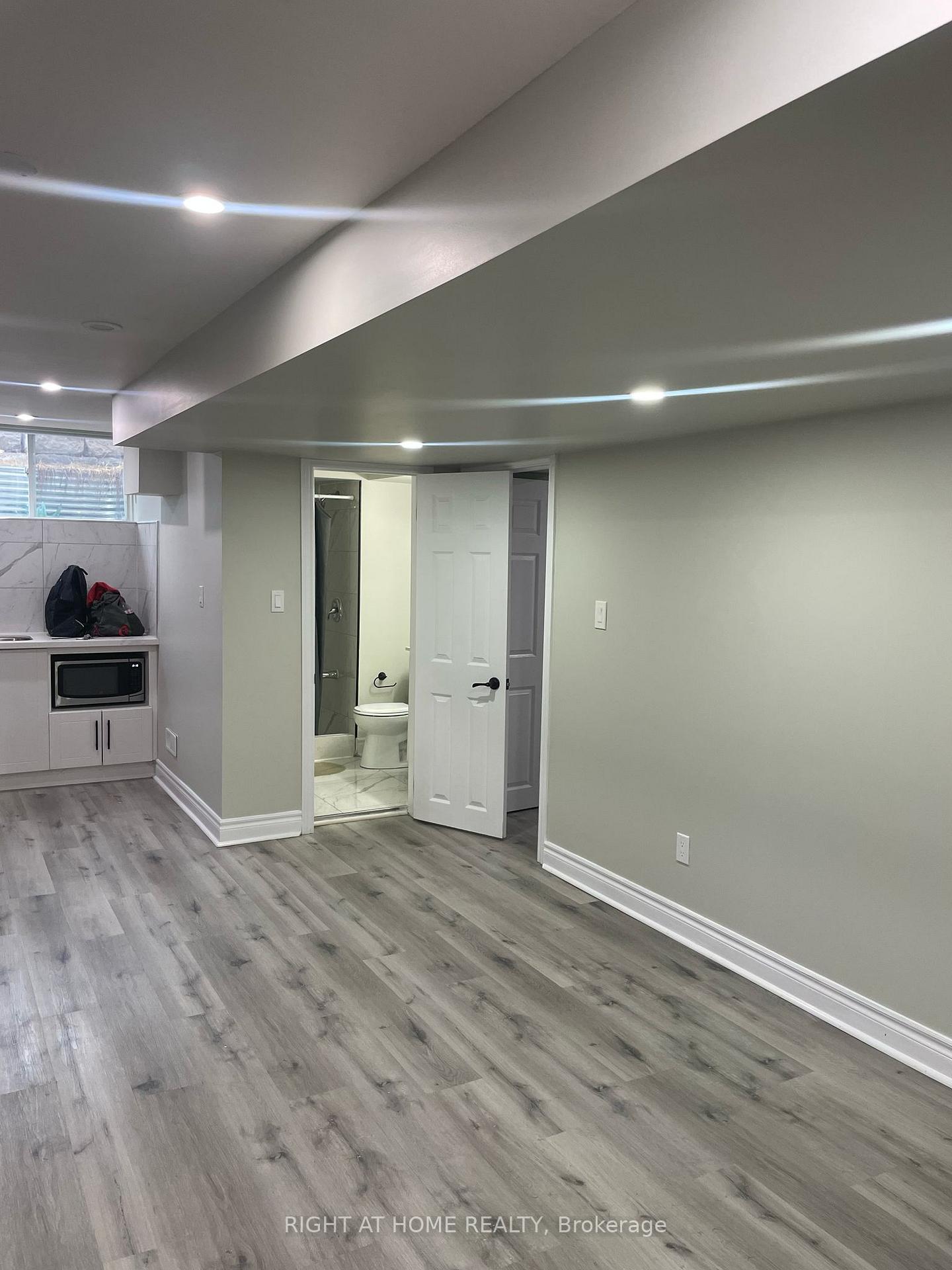 Photo 3 of 292 Windfield Farm Drive, Oshawa, Windfields — HOMEH