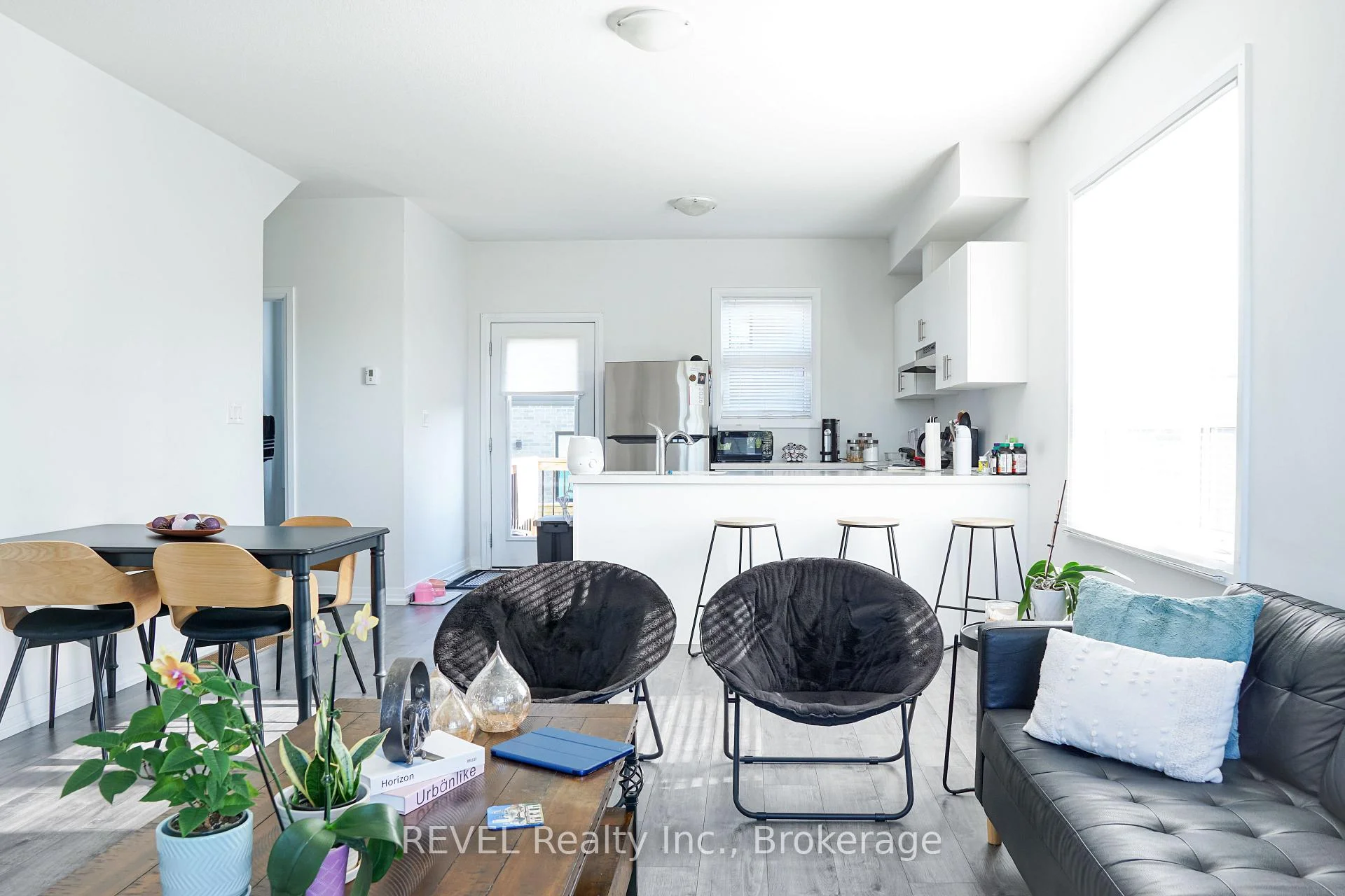 Photo 4 of Unit 111, 6705 Cropp Street, Niagara Falls, Morrison — HOMEH