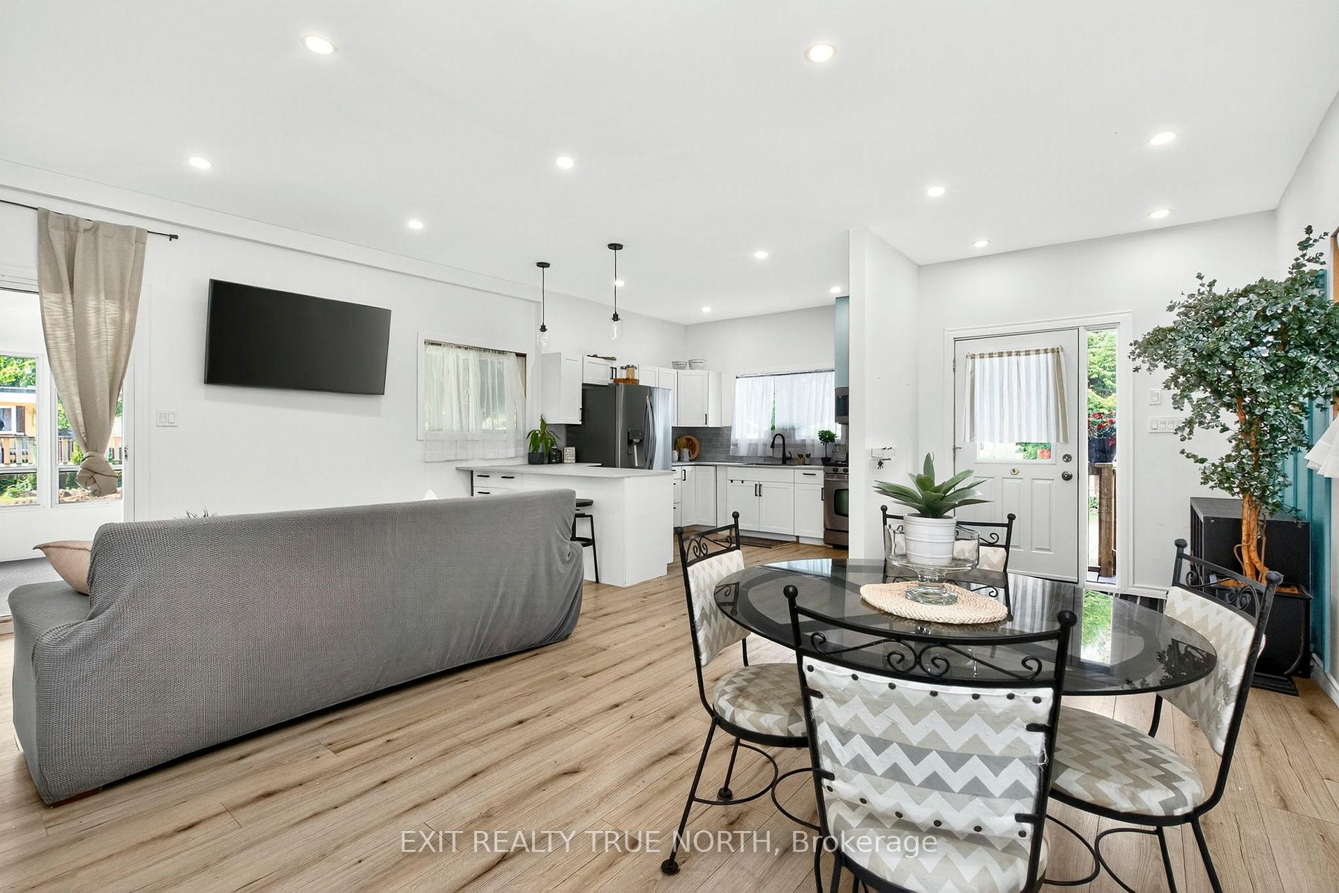 Photo 4 of 19 Vics Road, Midland — HOMEH