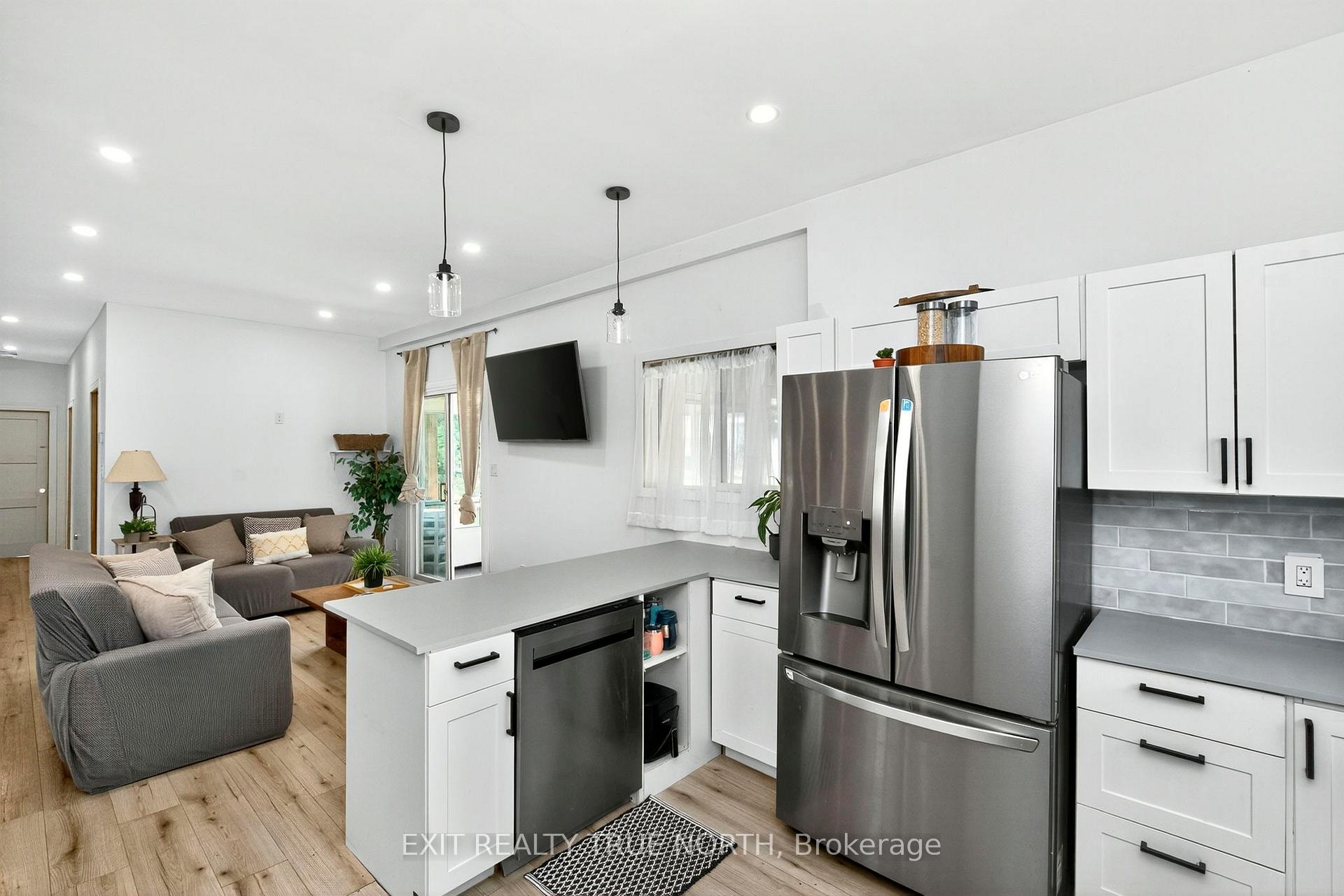 Photo 8 of 19 Vics Road, Midland — HOMEH