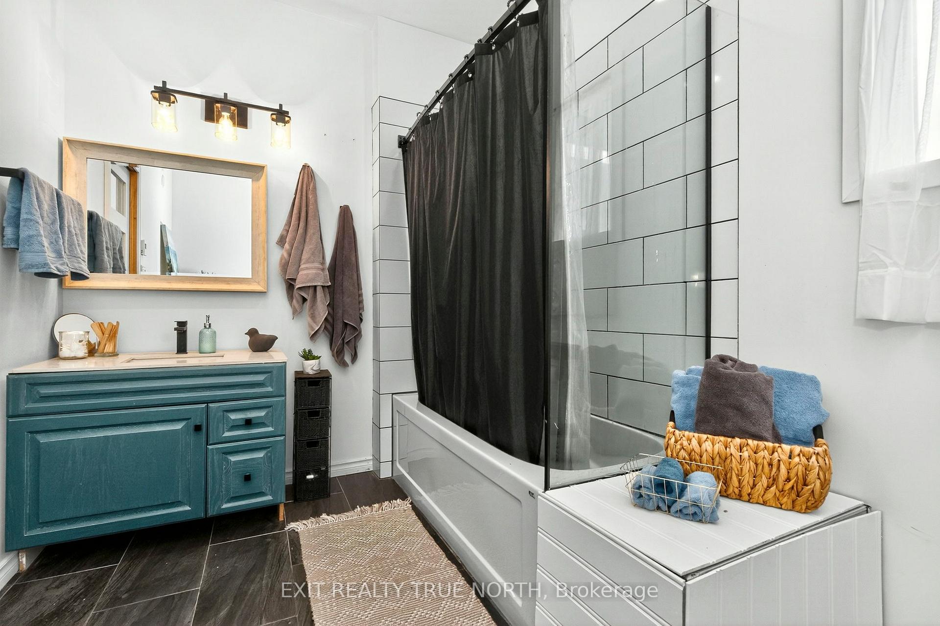Photo 13 of 19 Vics Road, Midland — HOMEH