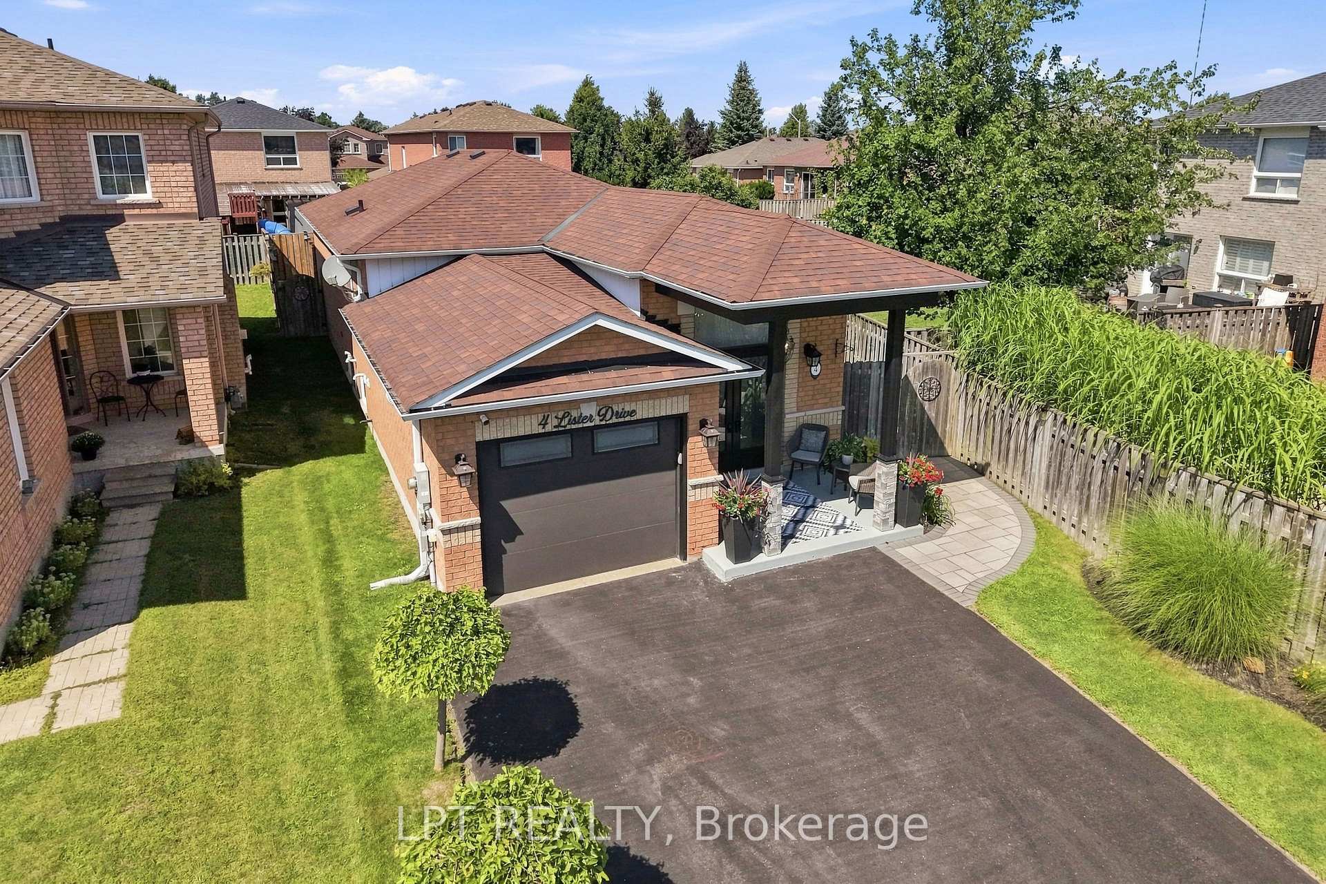 Photo 2 of 4 Lister Drive, Barrie, Holly — HOMEH