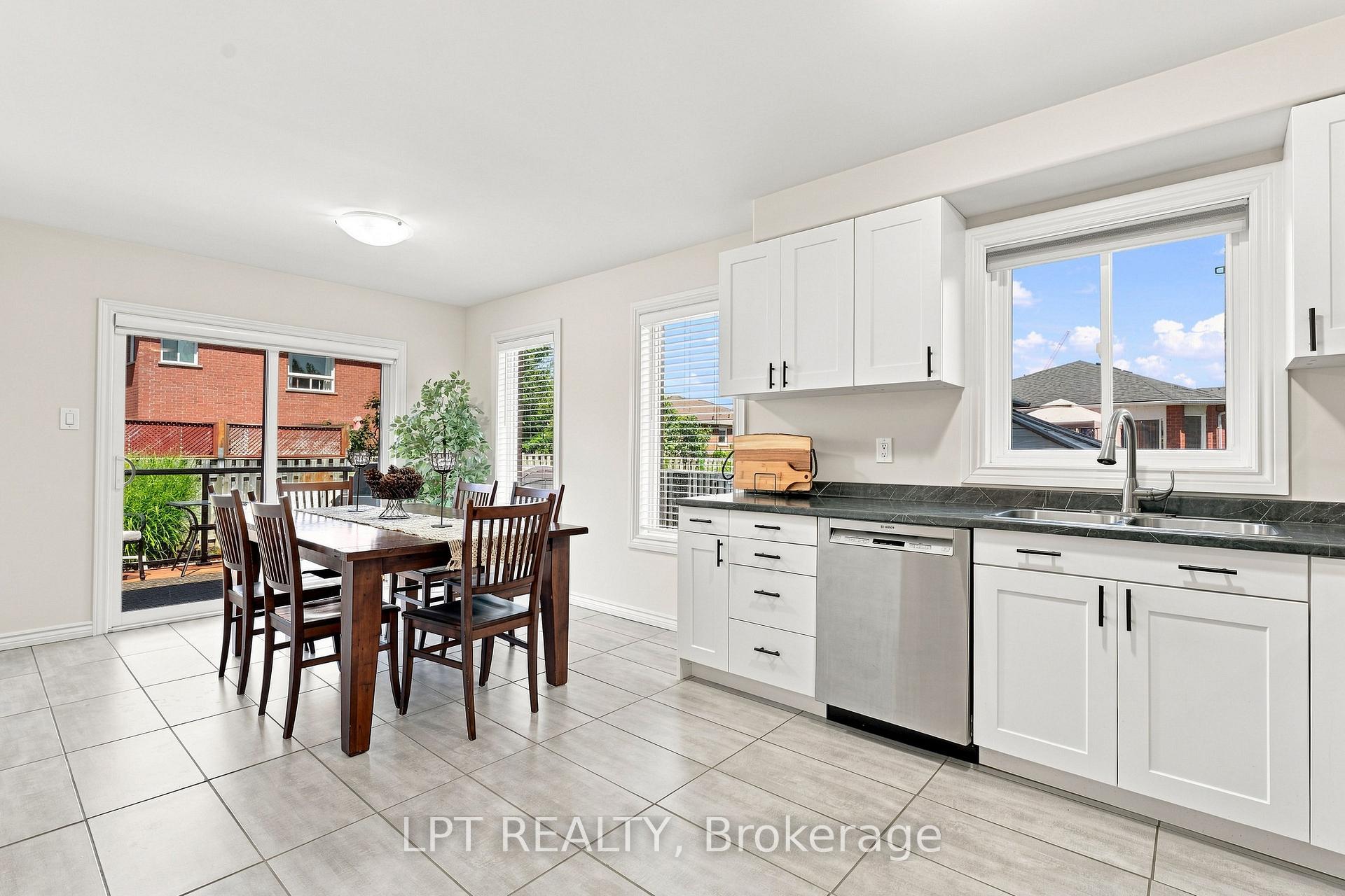 Photo 9 of 4 Lister Drive, Barrie, Holly — HOMEH