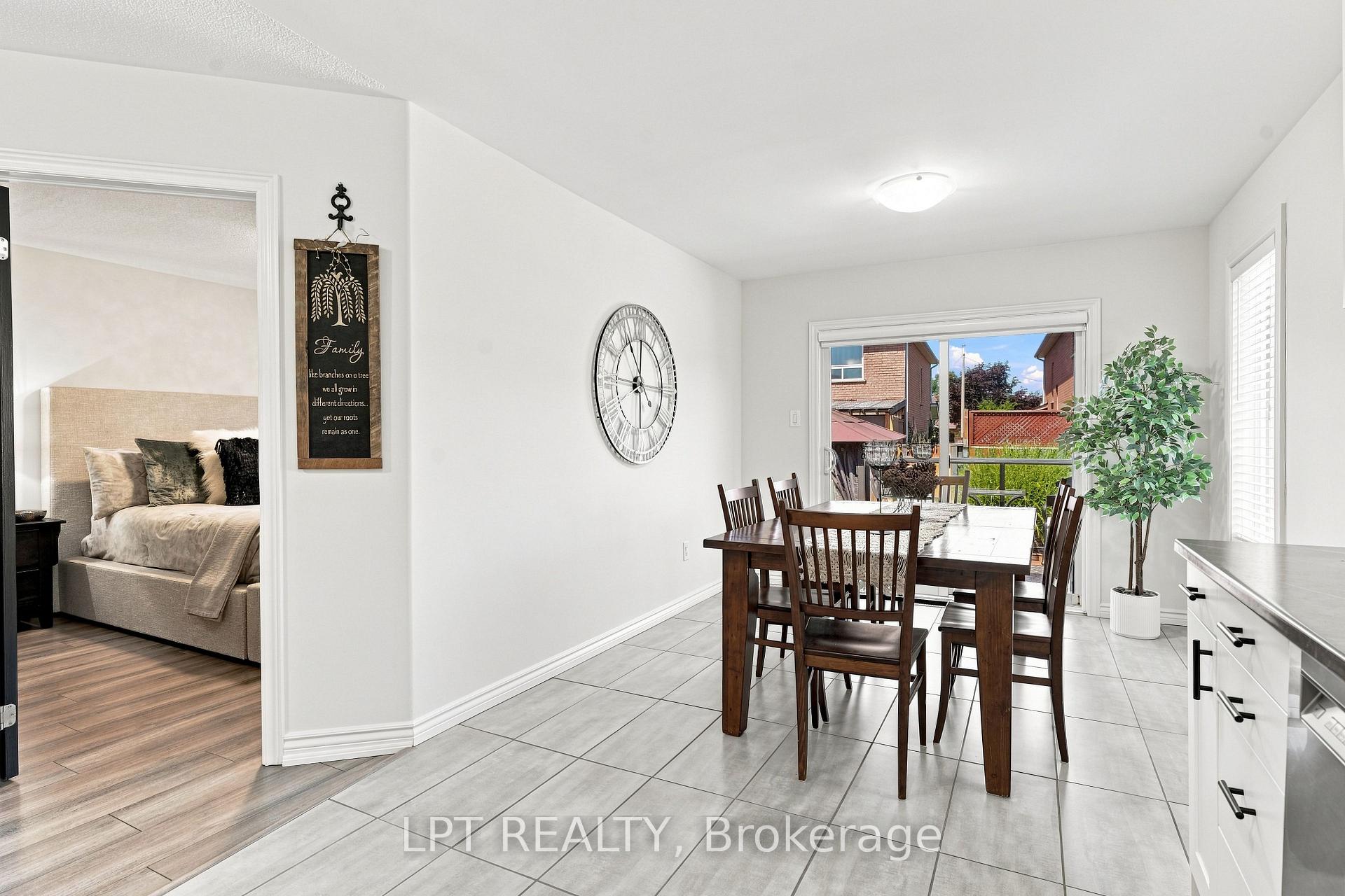 Photo 10 of 4 Lister Drive, Barrie, Holly — HOMEH