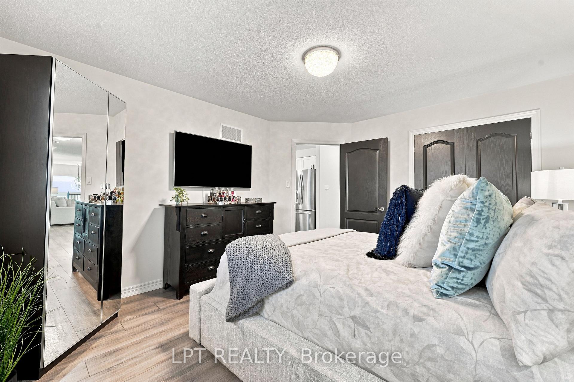 Photo 14 of 4 Lister Drive, Barrie, Holly — HOMEH