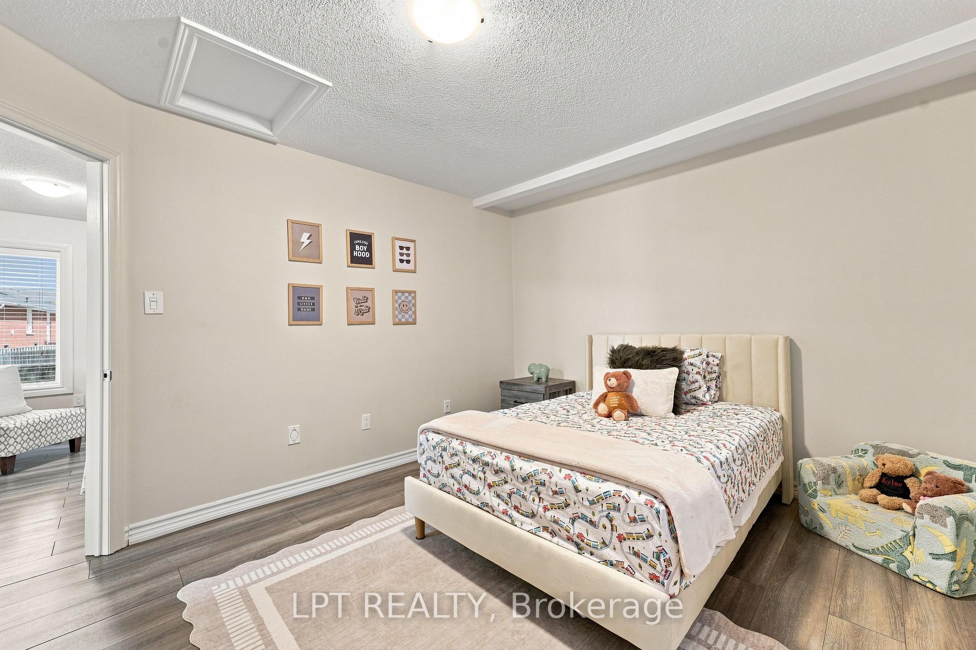 Photo 18 of 4 Lister Drive, Barrie, Holly — HOMEH