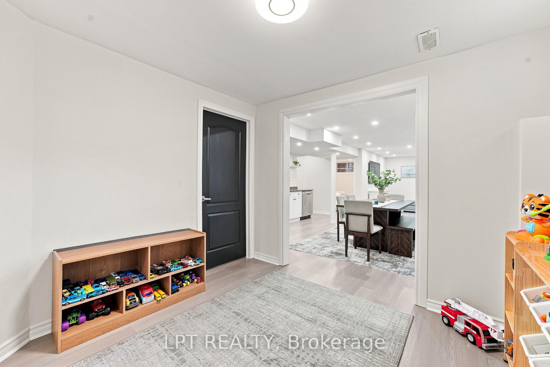 Photo 21 of 4 Lister Drive, Barrie, Holly — HOMEH