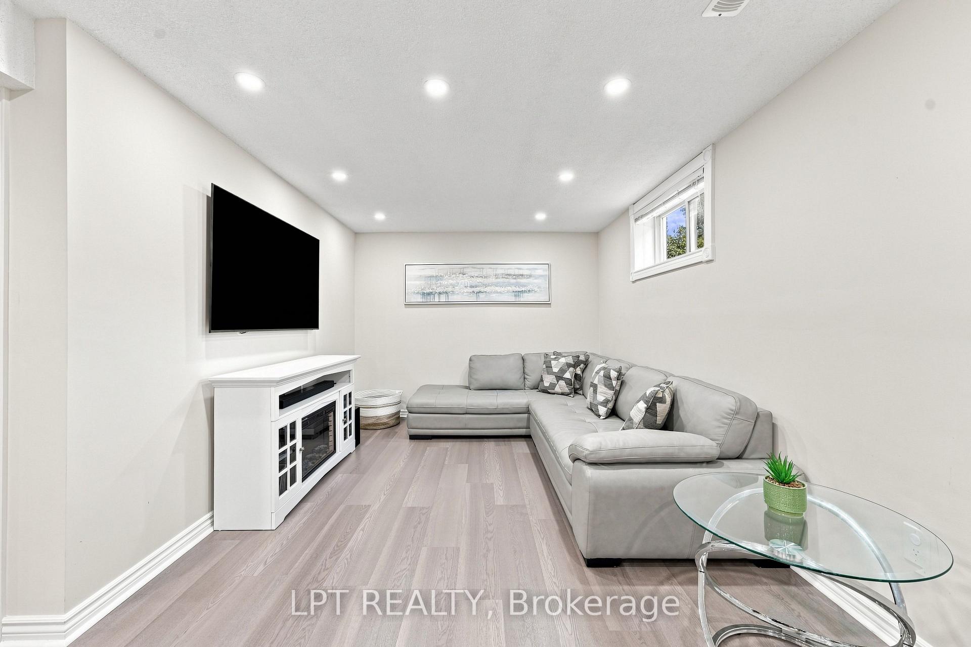 Photo 26 of 4 Lister Drive, Barrie, Holly — HOMEH