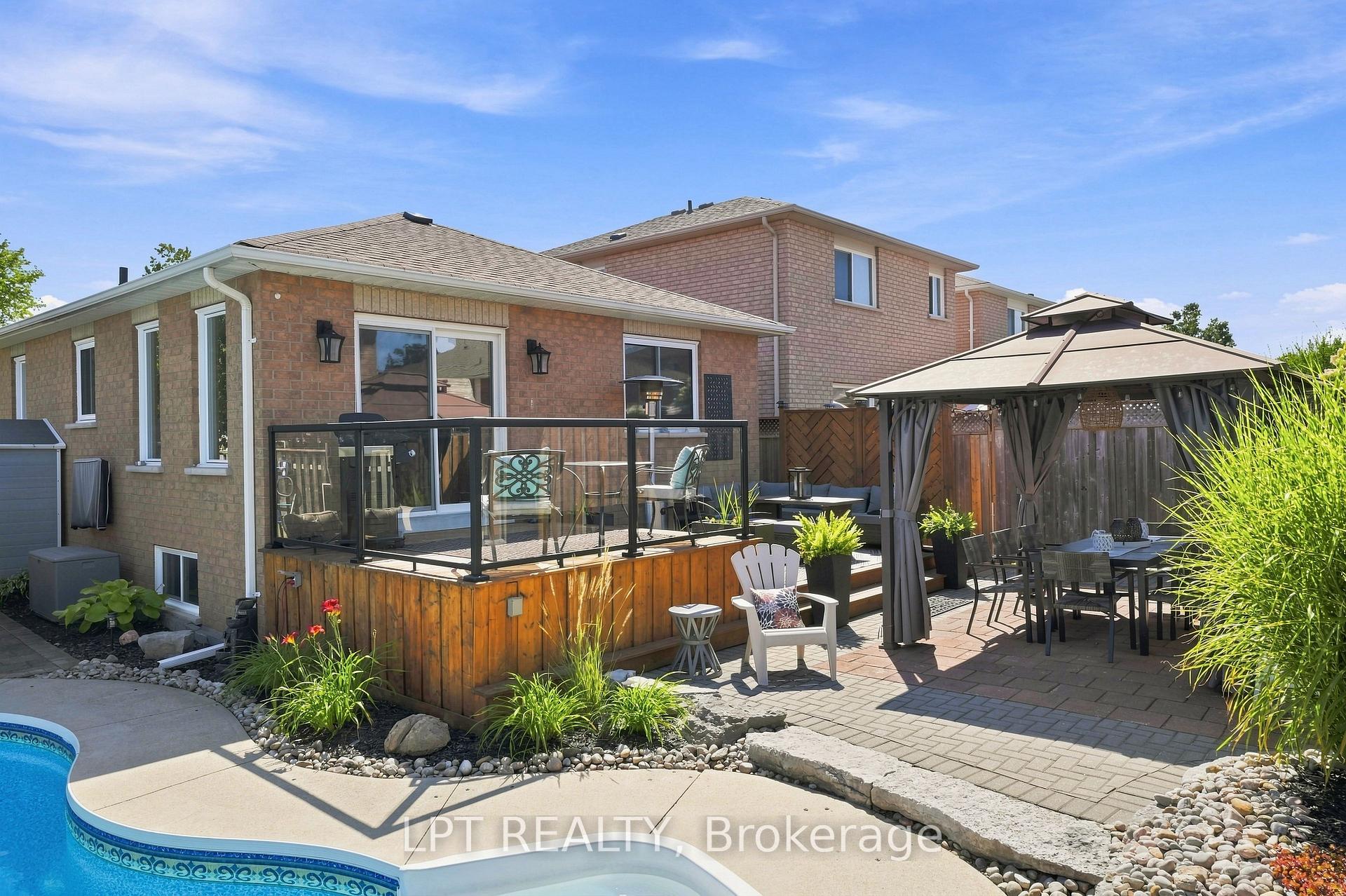 Photo 32 of 4 Lister Drive, Barrie, Holly — HOMEH
