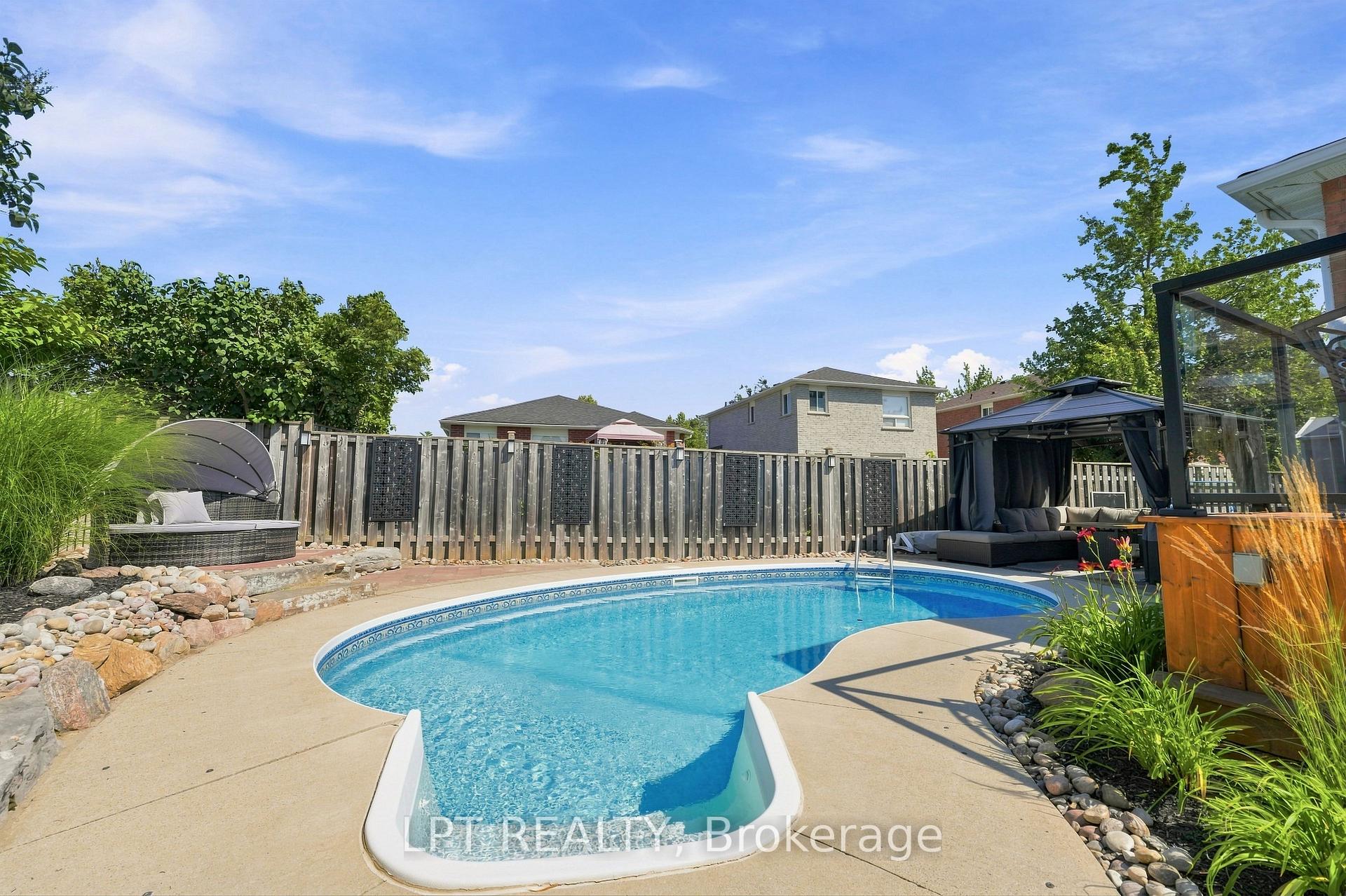 Photo 34 of 4 Lister Drive, Barrie, Holly — HOMEH