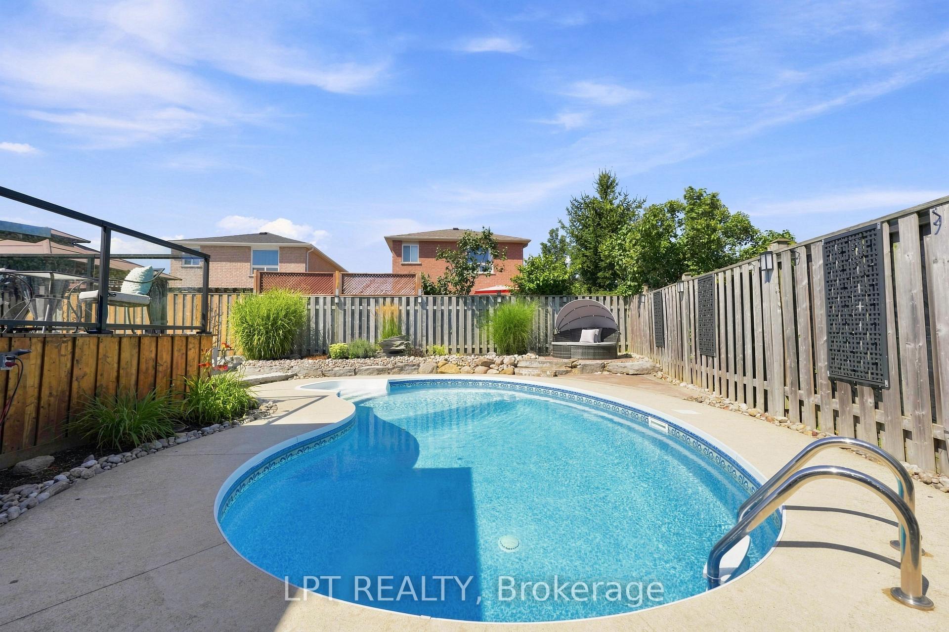 Photo 35 of 4 Lister Drive, Barrie, Holly — HOMEH