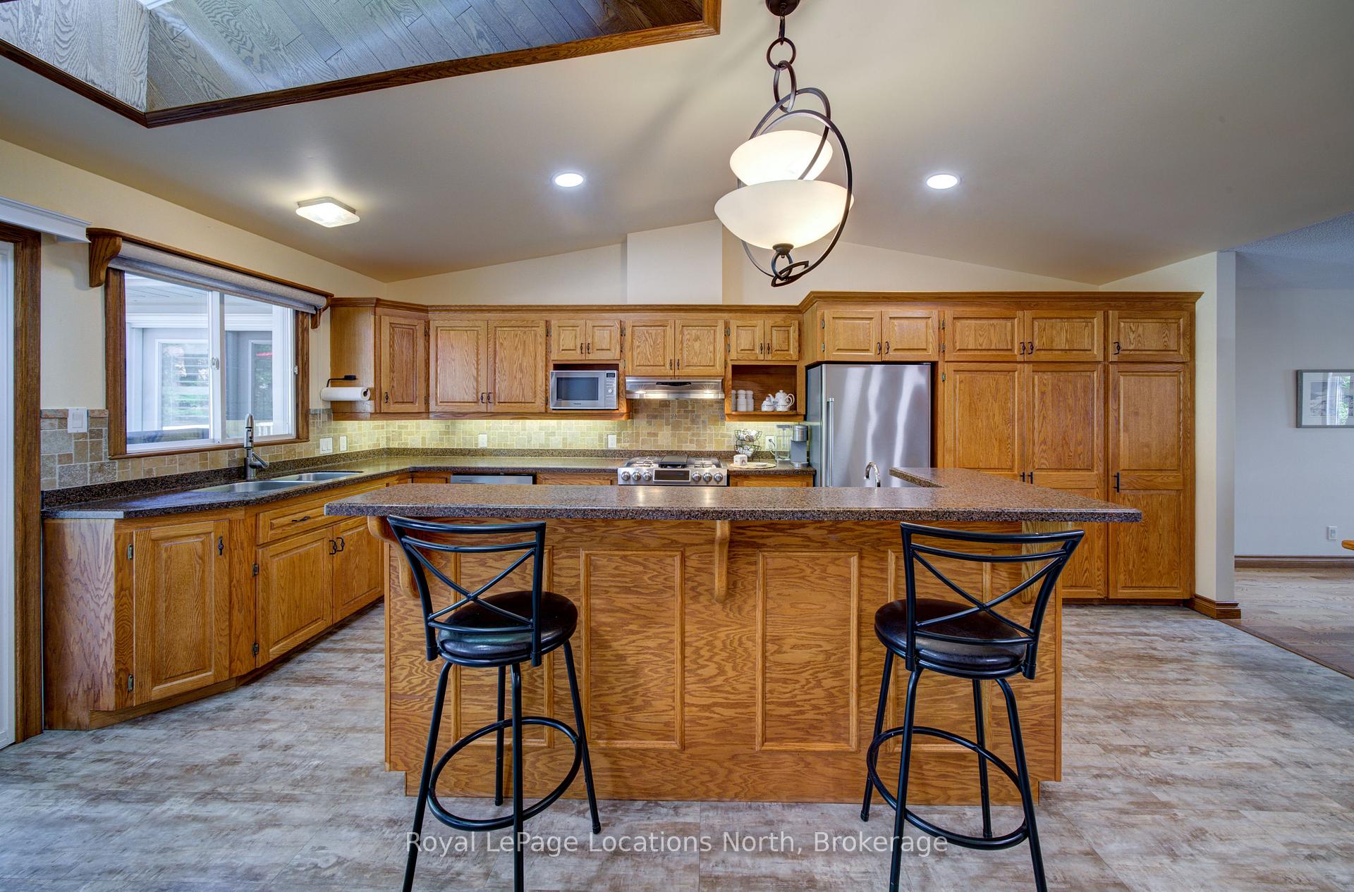 Photo 15 of 2225 Tiny Beaches Road S, Tiny, Rural Tiny — HOMEH