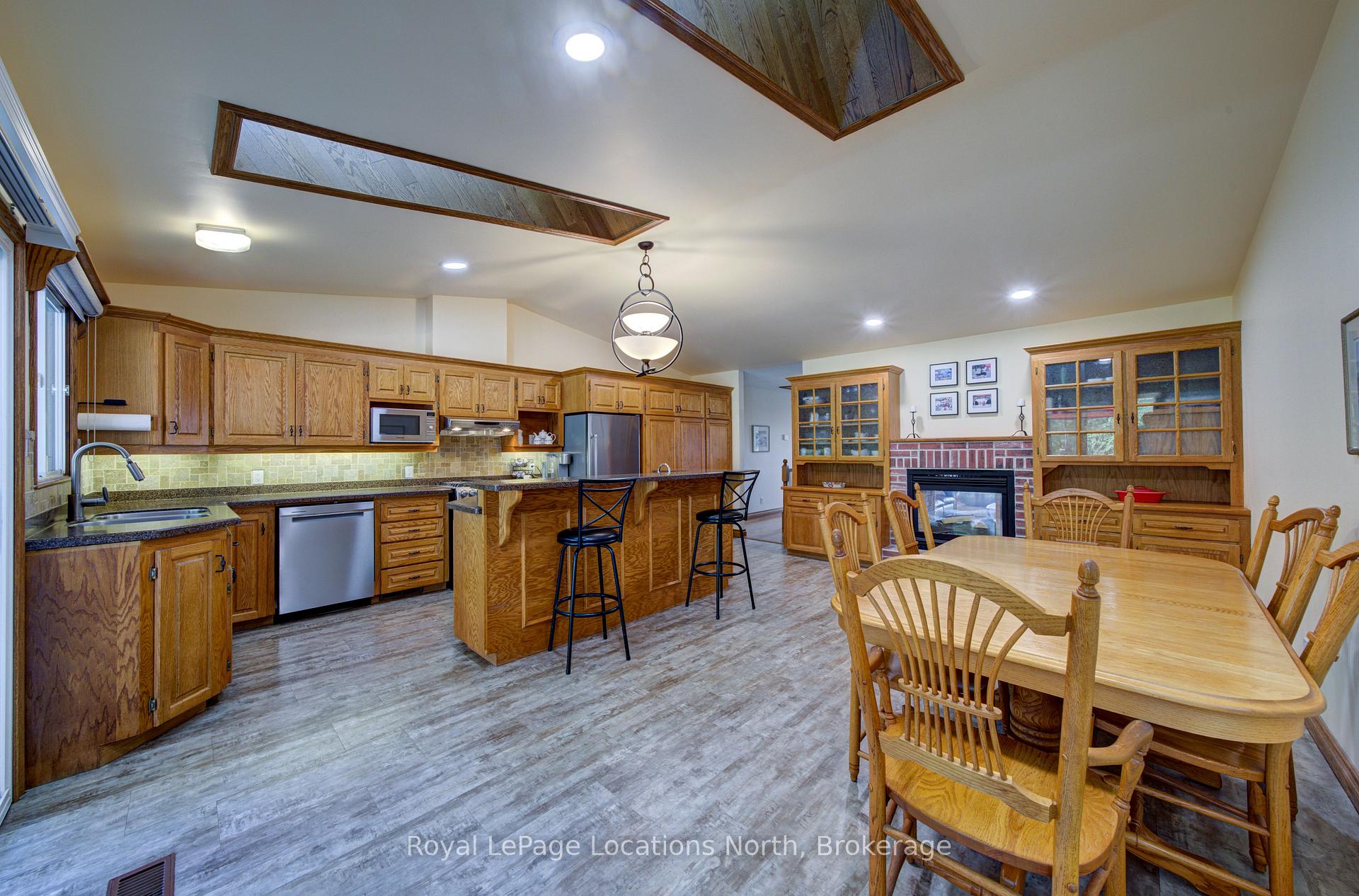 Photo 18 of 2225 Tiny Beaches Road S, Tiny, Rural Tiny — HOMEH