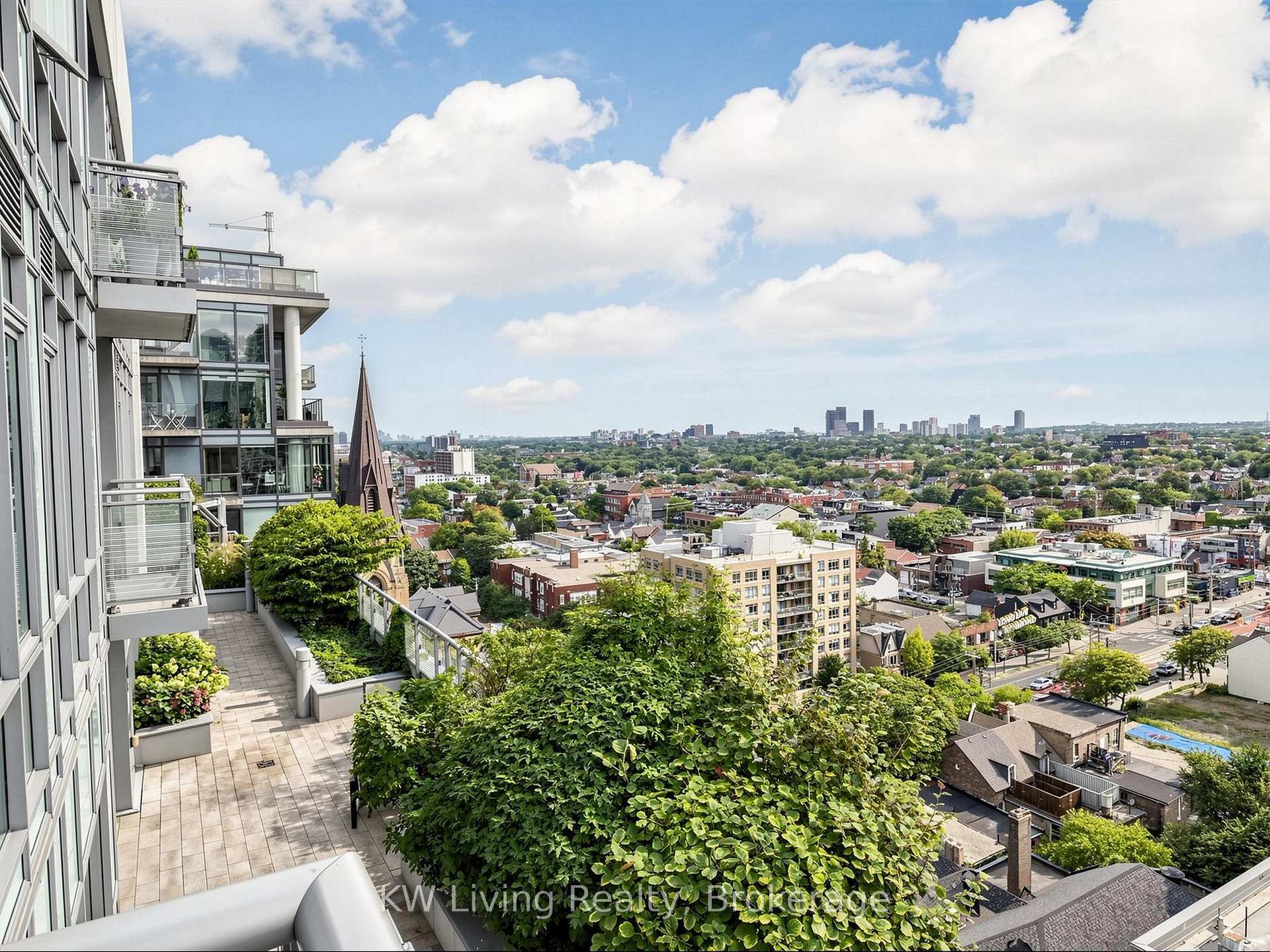 Photo 2 of Unit 3, Adelaide 525 Street, Toronto, Waterfront Communities — HOMEH