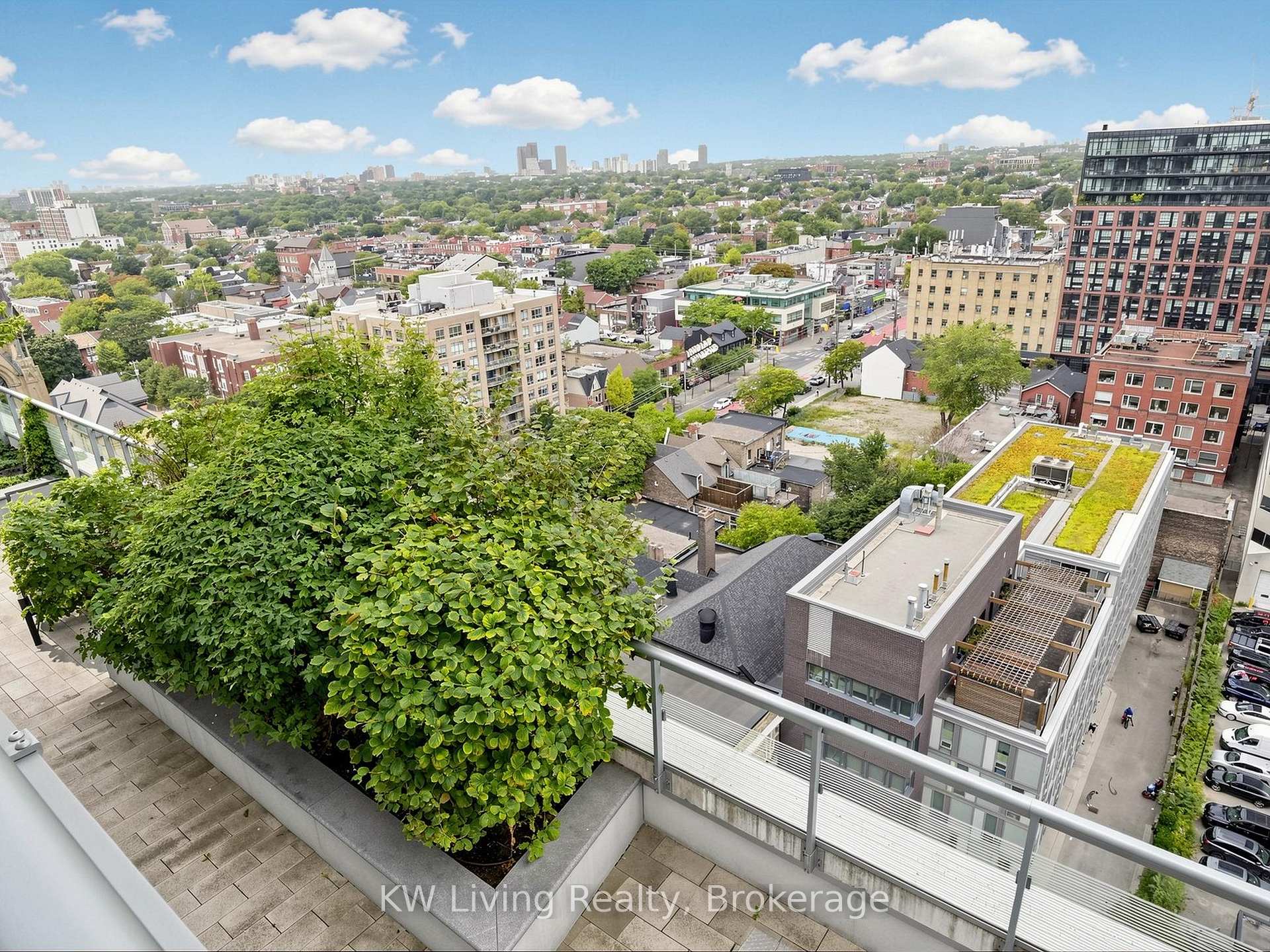 Photo 3 of Unit 3, Adelaide 525 Street, Toronto, Waterfront Communities — HOMEH