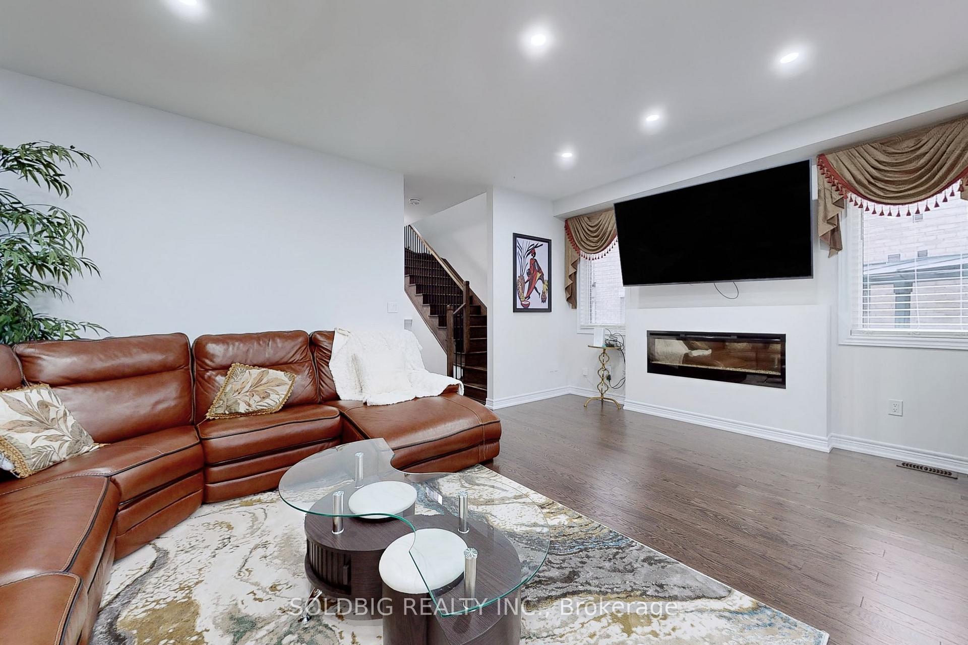 Photo 7 of 1265 Chee Chee Landing, Milton, Ford — HOMEH