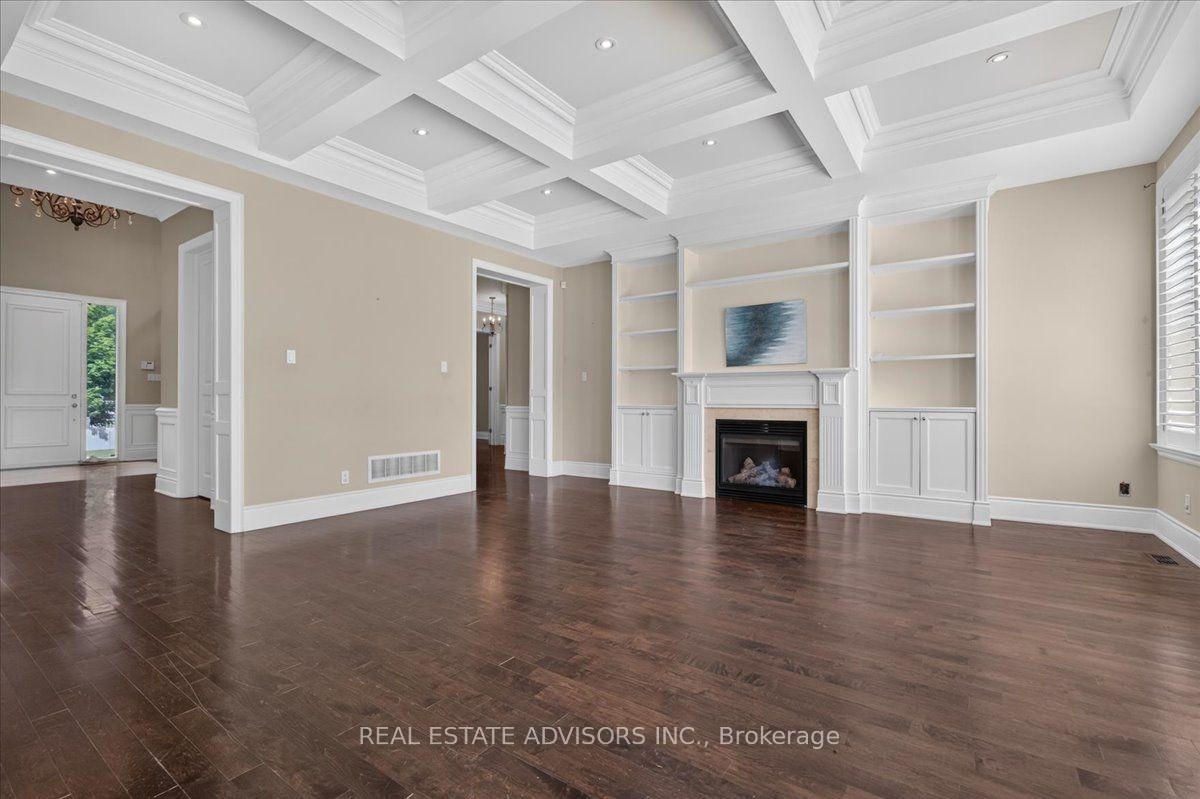 Photo 4 of 43 Grayfield Drive, Whitchurch-Stouffville, Ballantrae — HOMEH