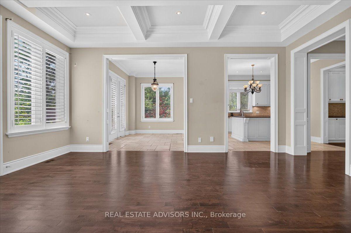 Photo 5 of 43 Grayfield Drive, Whitchurch-Stouffville, Ballantrae — HOMEH