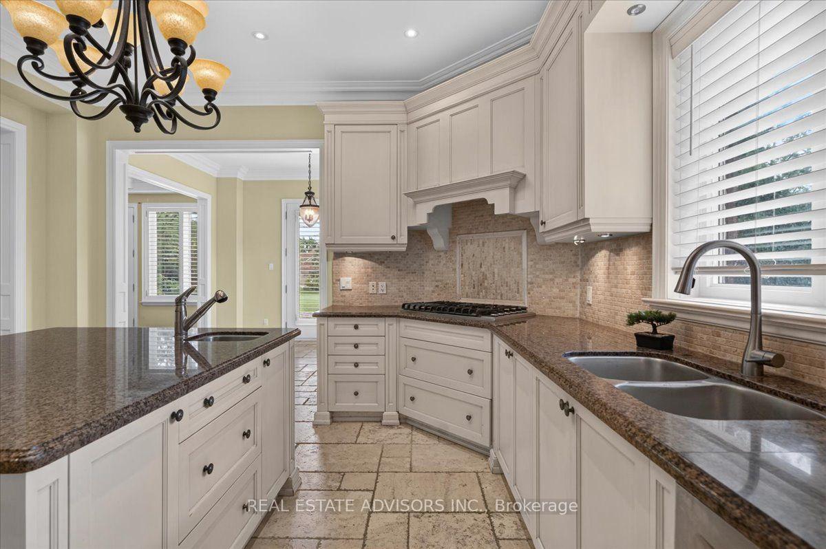 Photo 11 of 43 Grayfield Drive, Whitchurch-Stouffville, Ballantrae — HOMEH